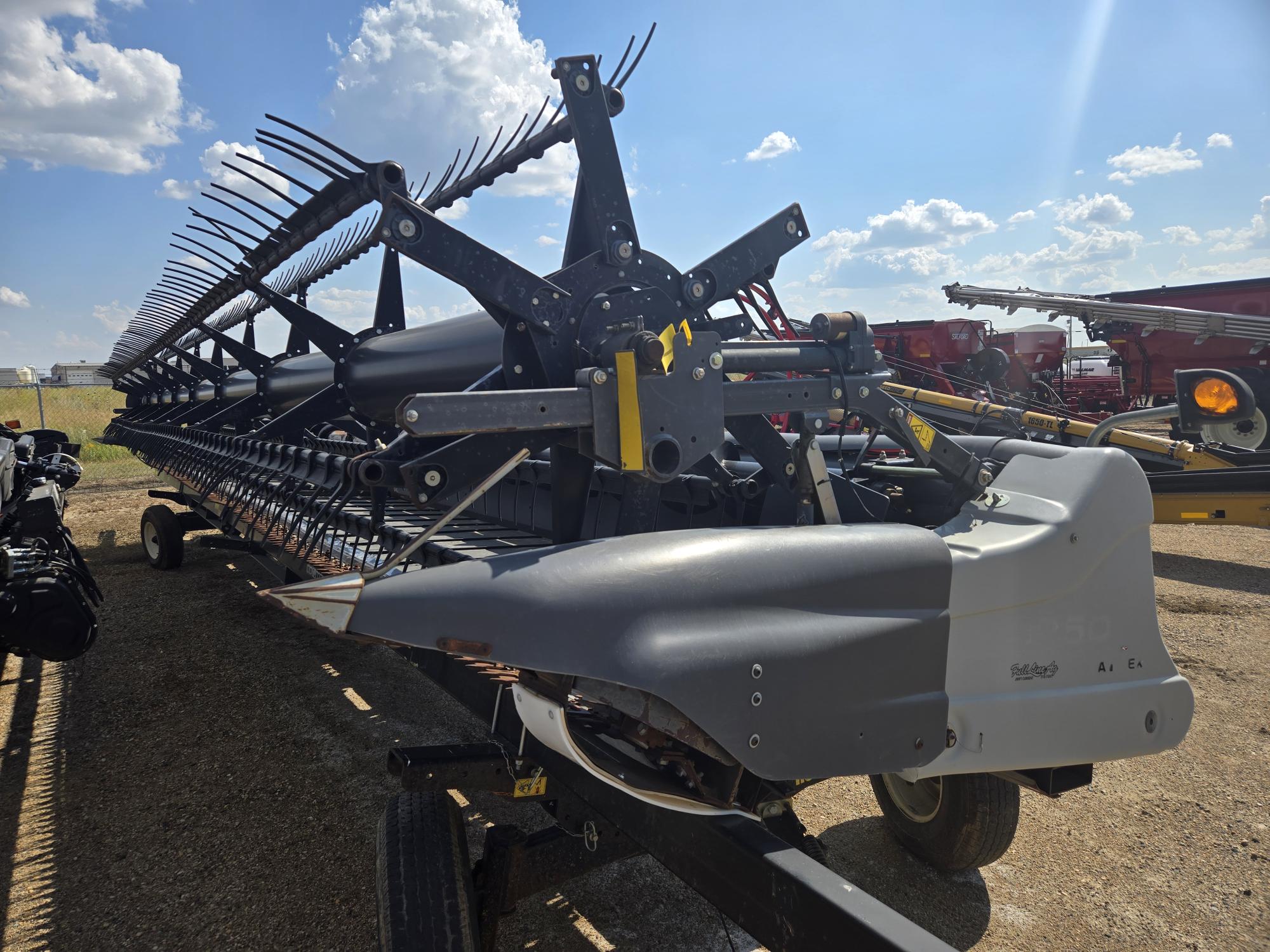 2013 Massey Ferguson 9250-40 Header Combine