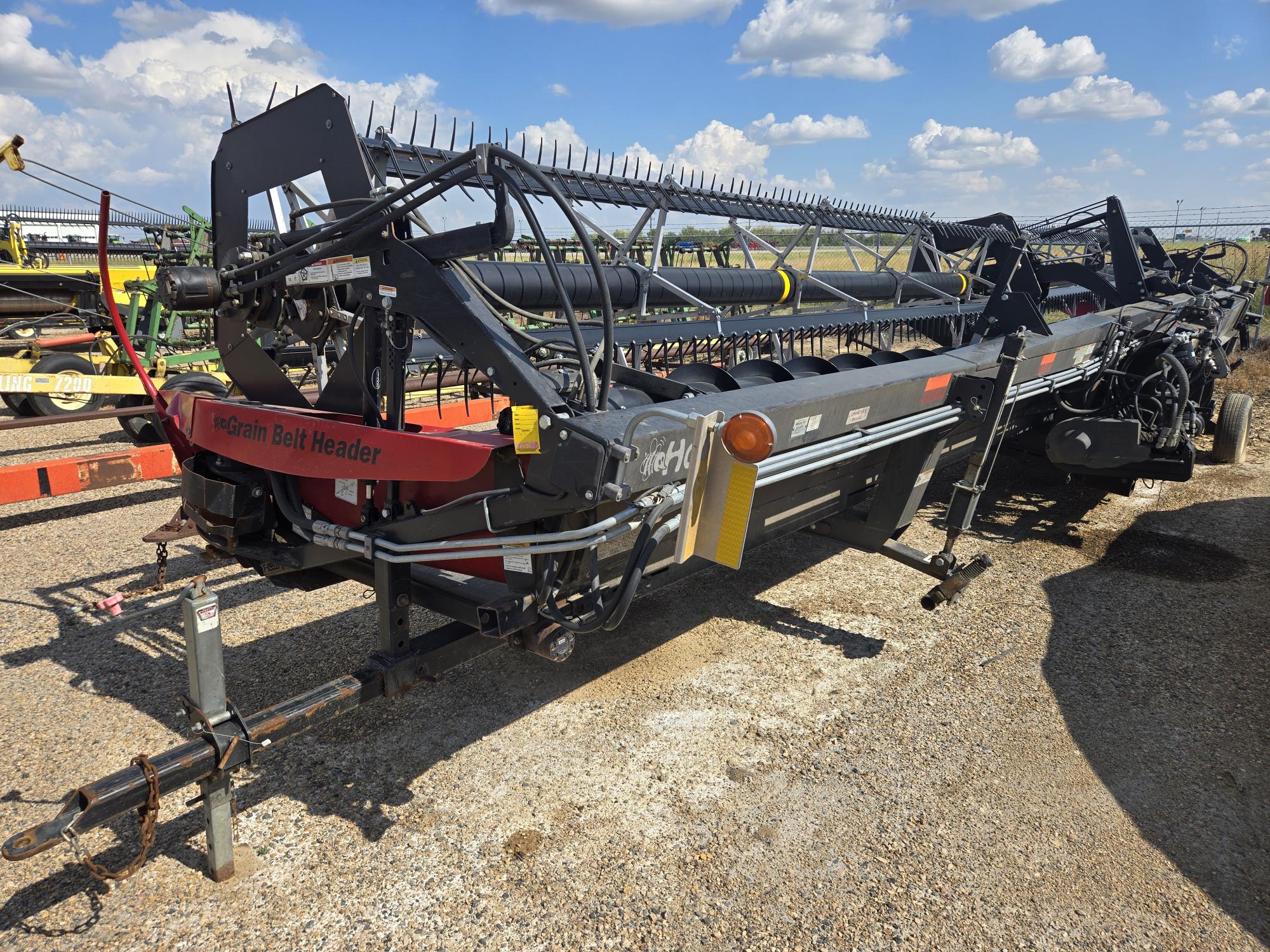 2011 Honey Bee SP42 Header Combine