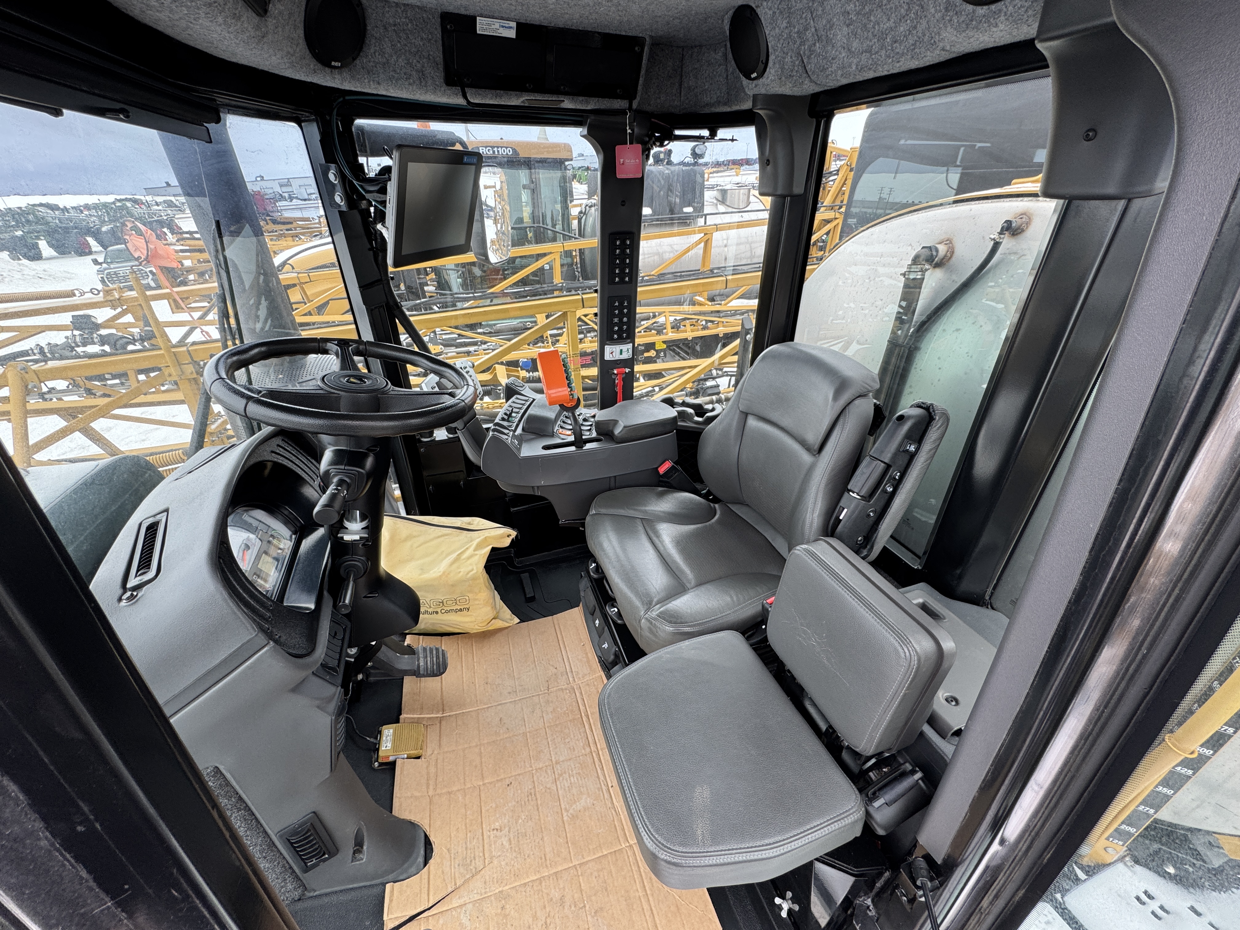 2017 RoGator RG1300B Sprayer/High Clearance