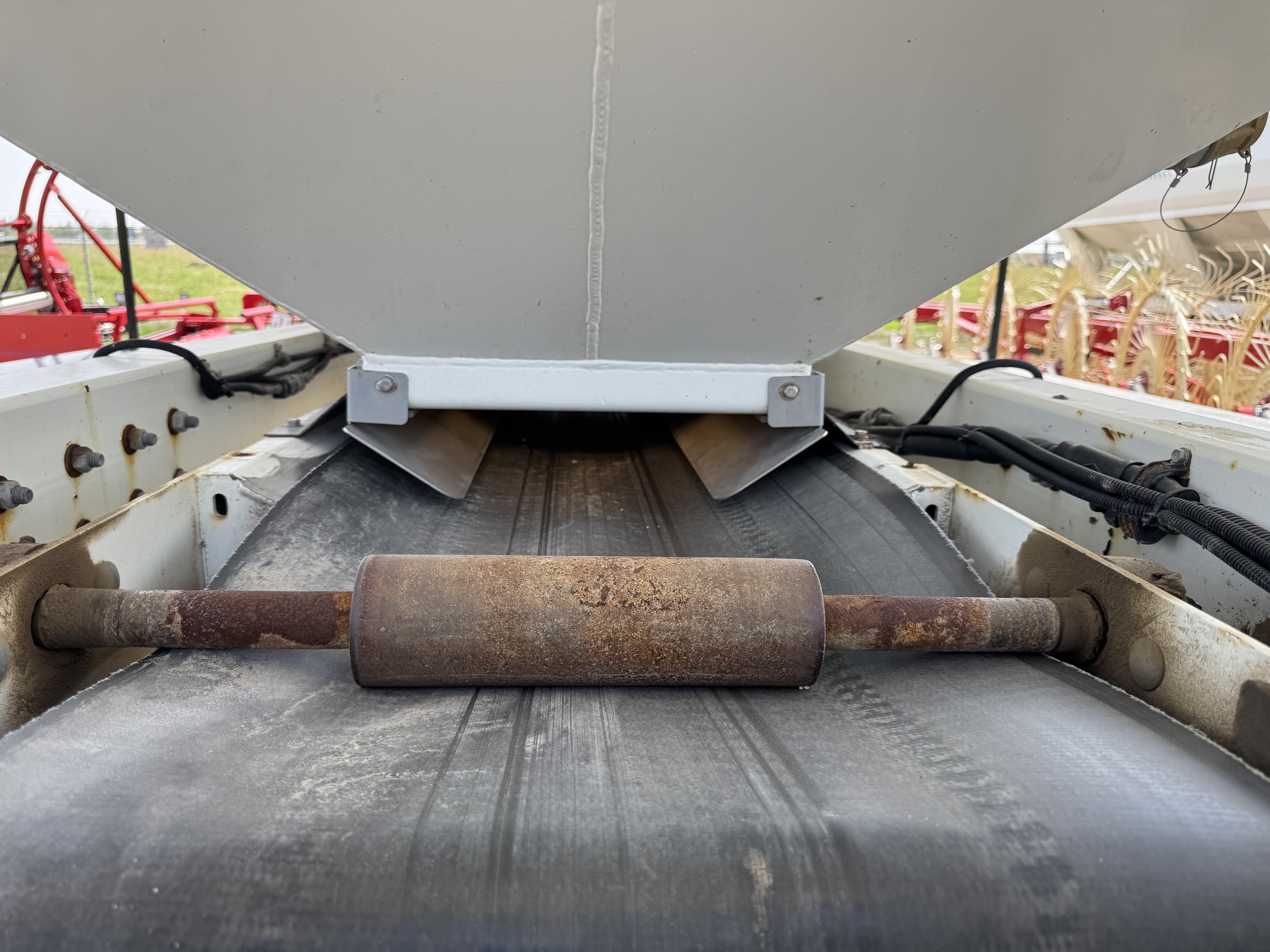 2017 Convey-All CST-1500 Seed Tender