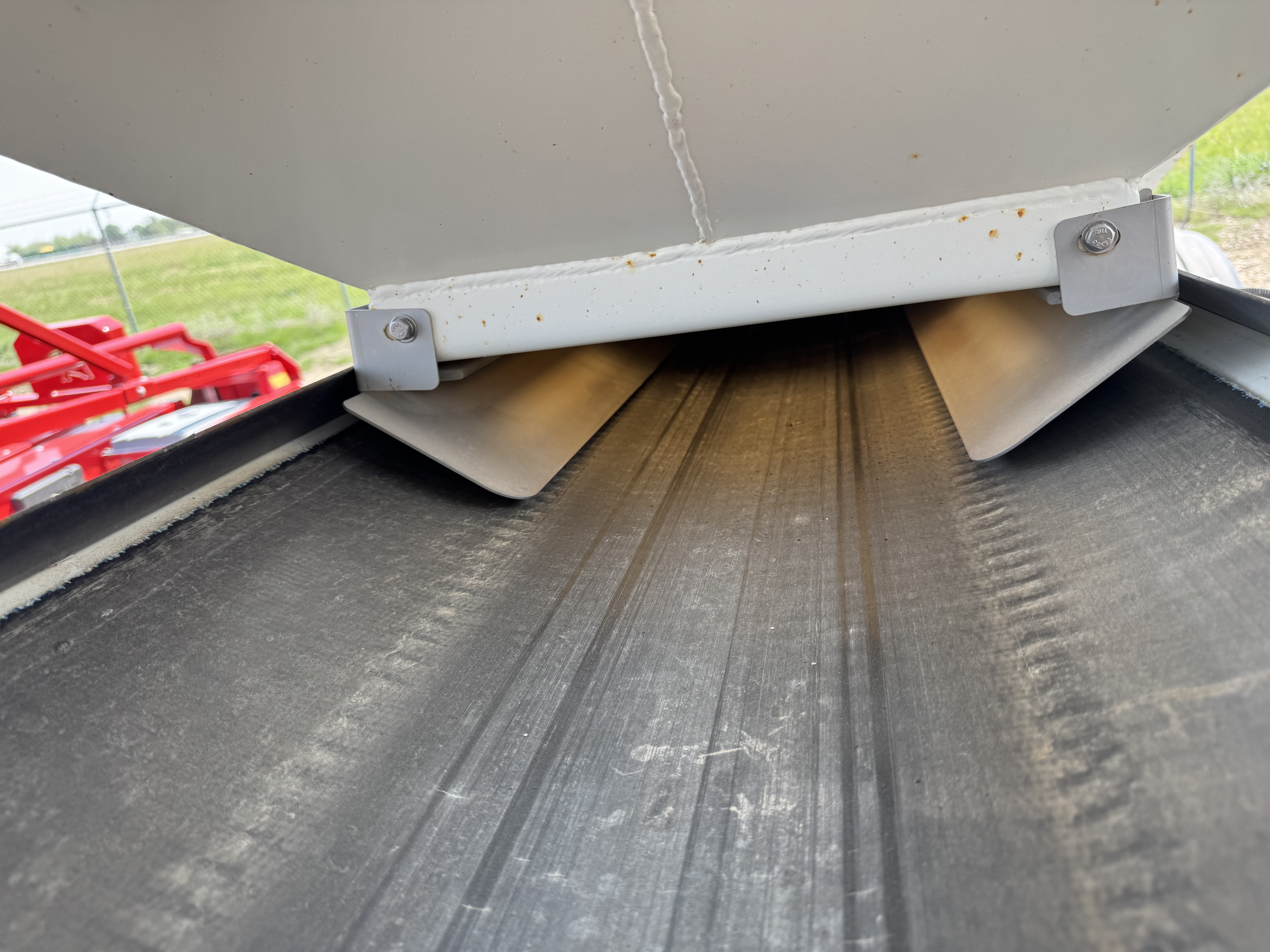 2017 Convey-All CST-1500 Seed Tender