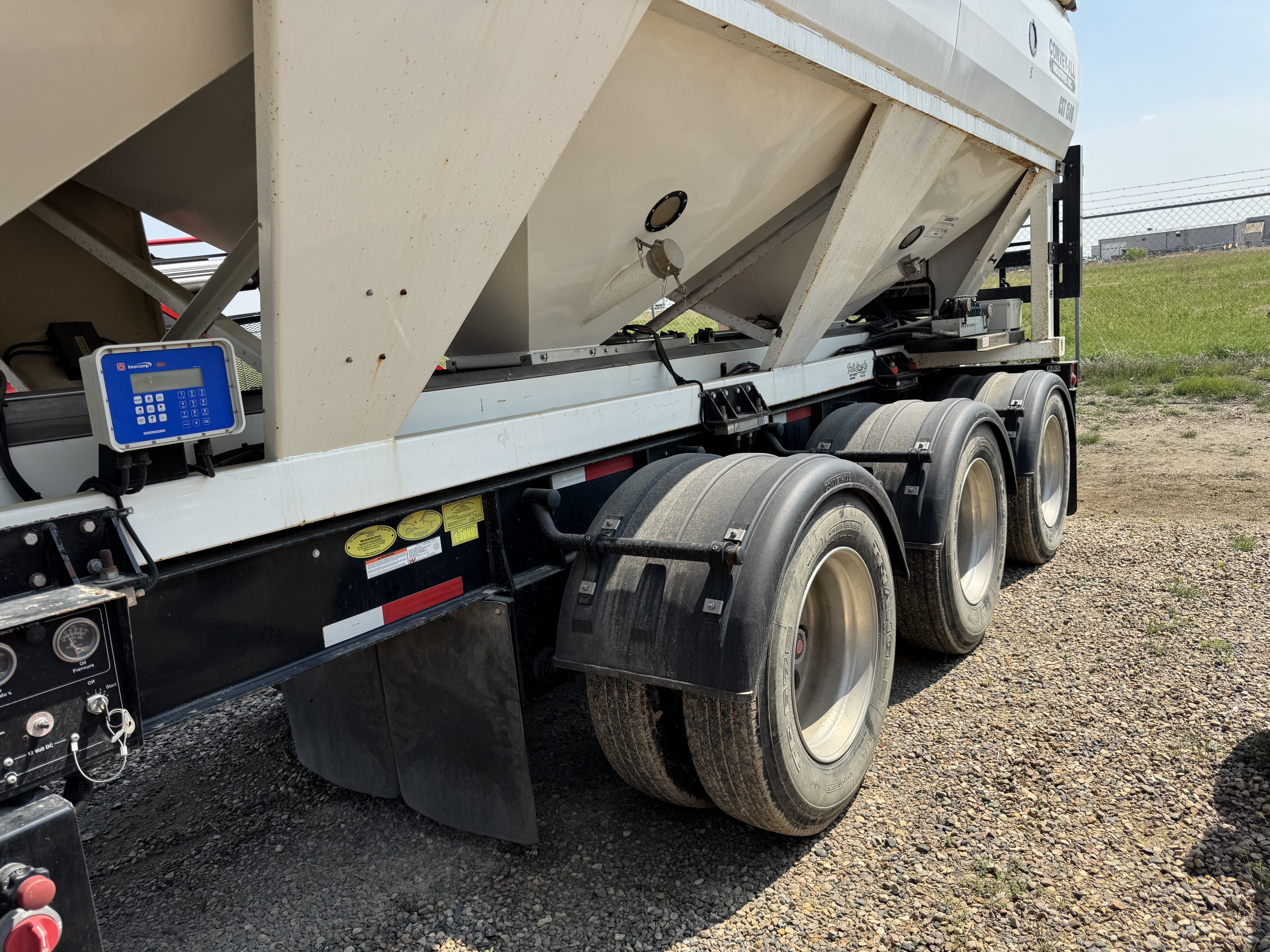 2017 Convey-All CST-1500 Seed Tender