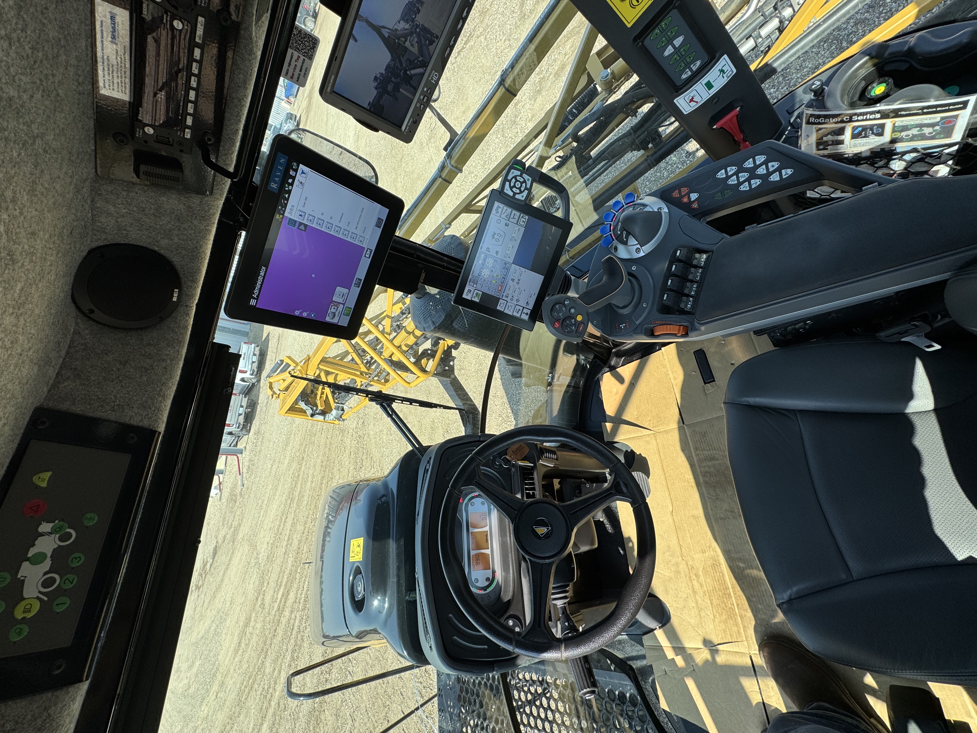 2022 RoGator RG1100C Sprayer/High Clearance