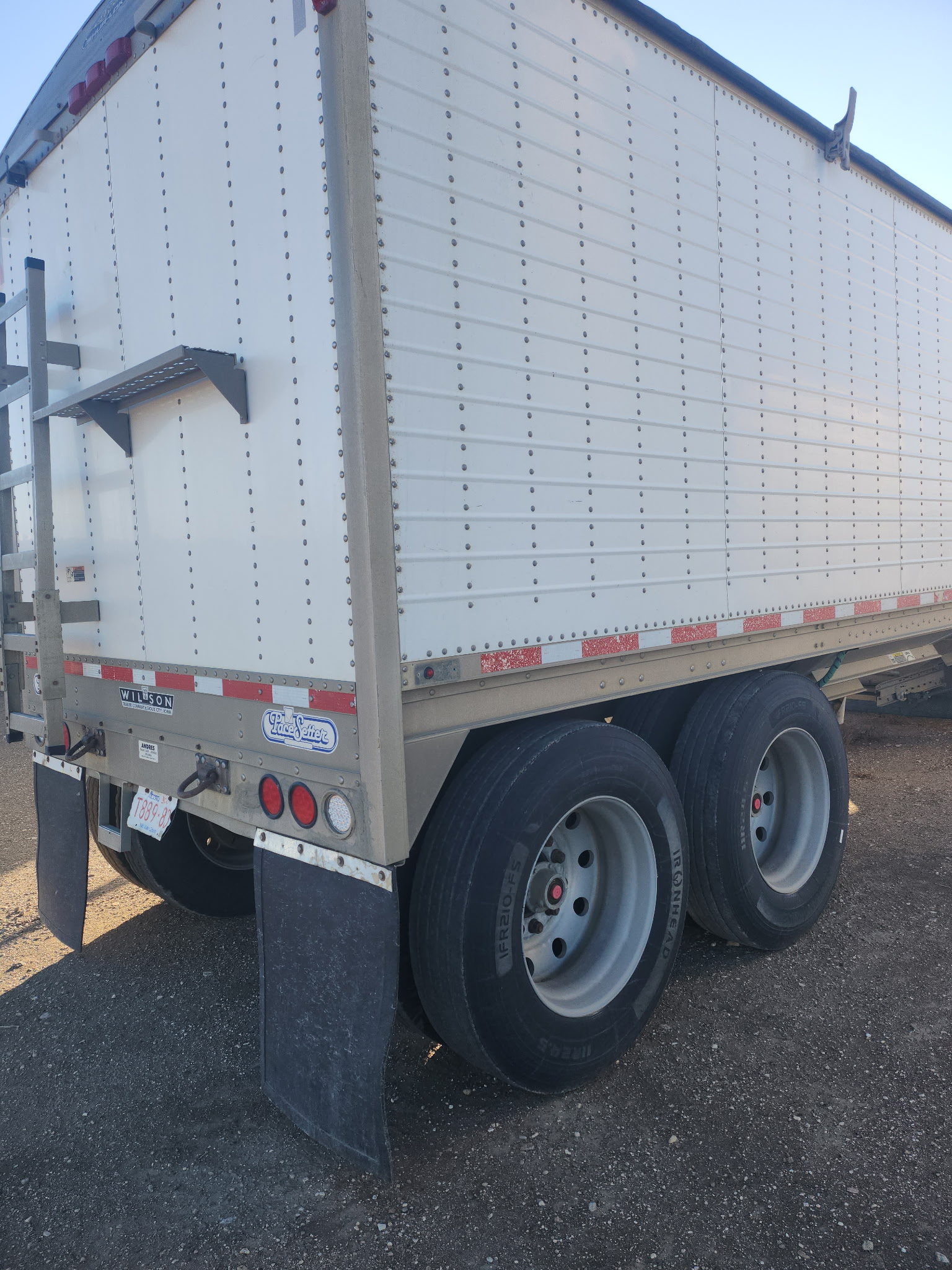 2006 Wilson Trailer Trailer/Grain