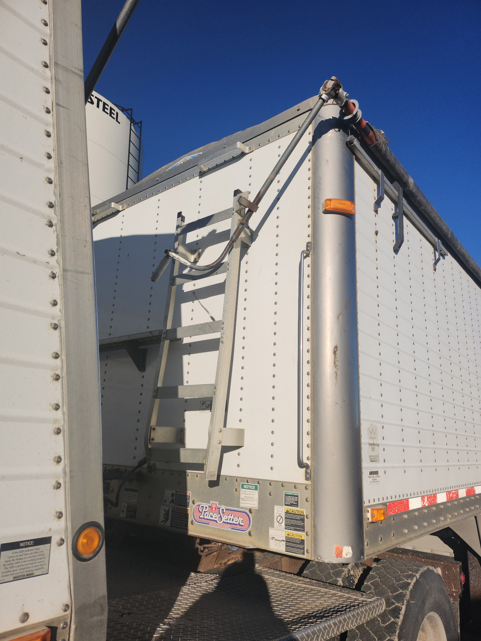 2006 Wilson Trailer Trailer/Grain