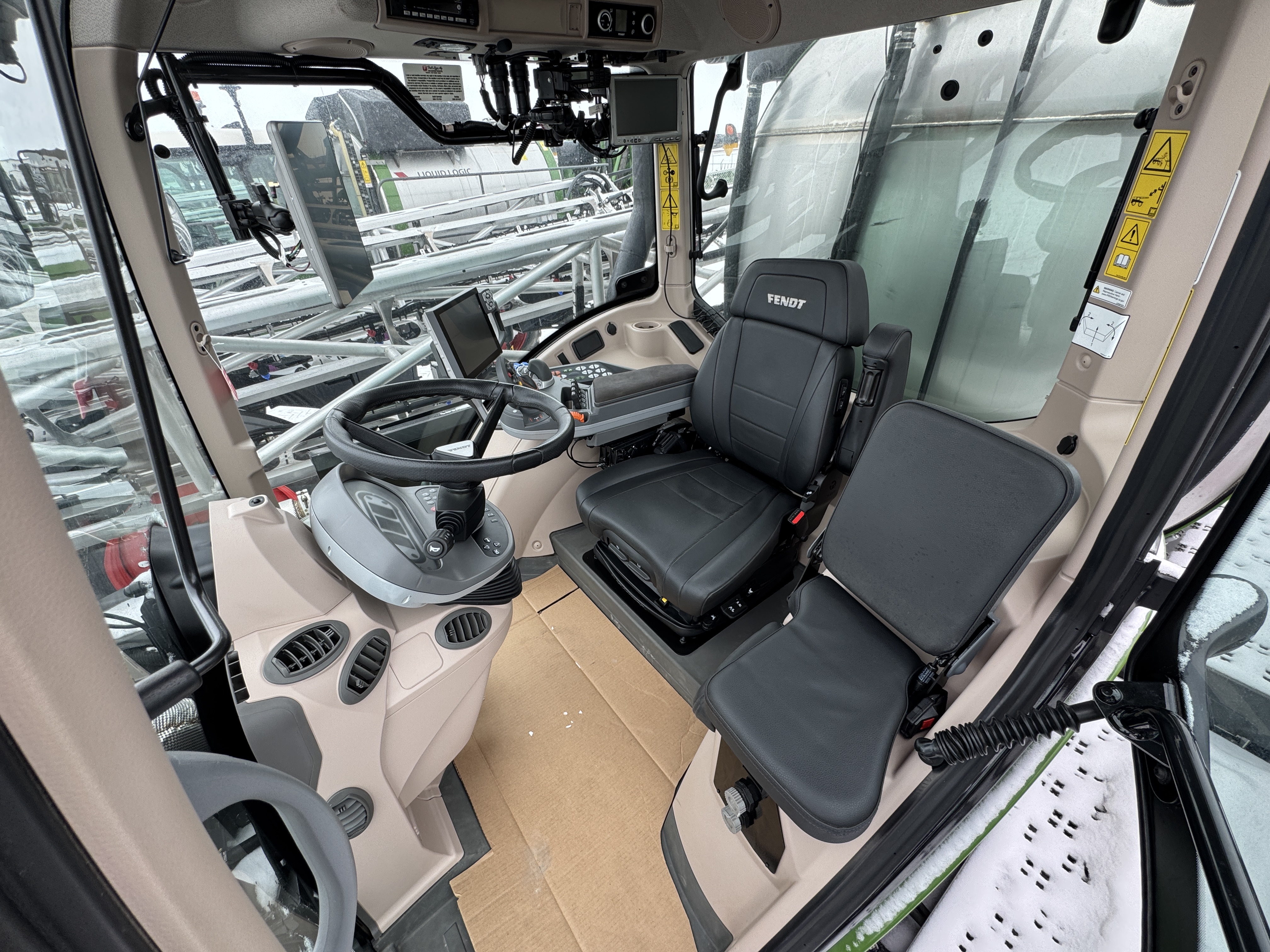 2025 Fendt RG937 Sprayer/High Clearance