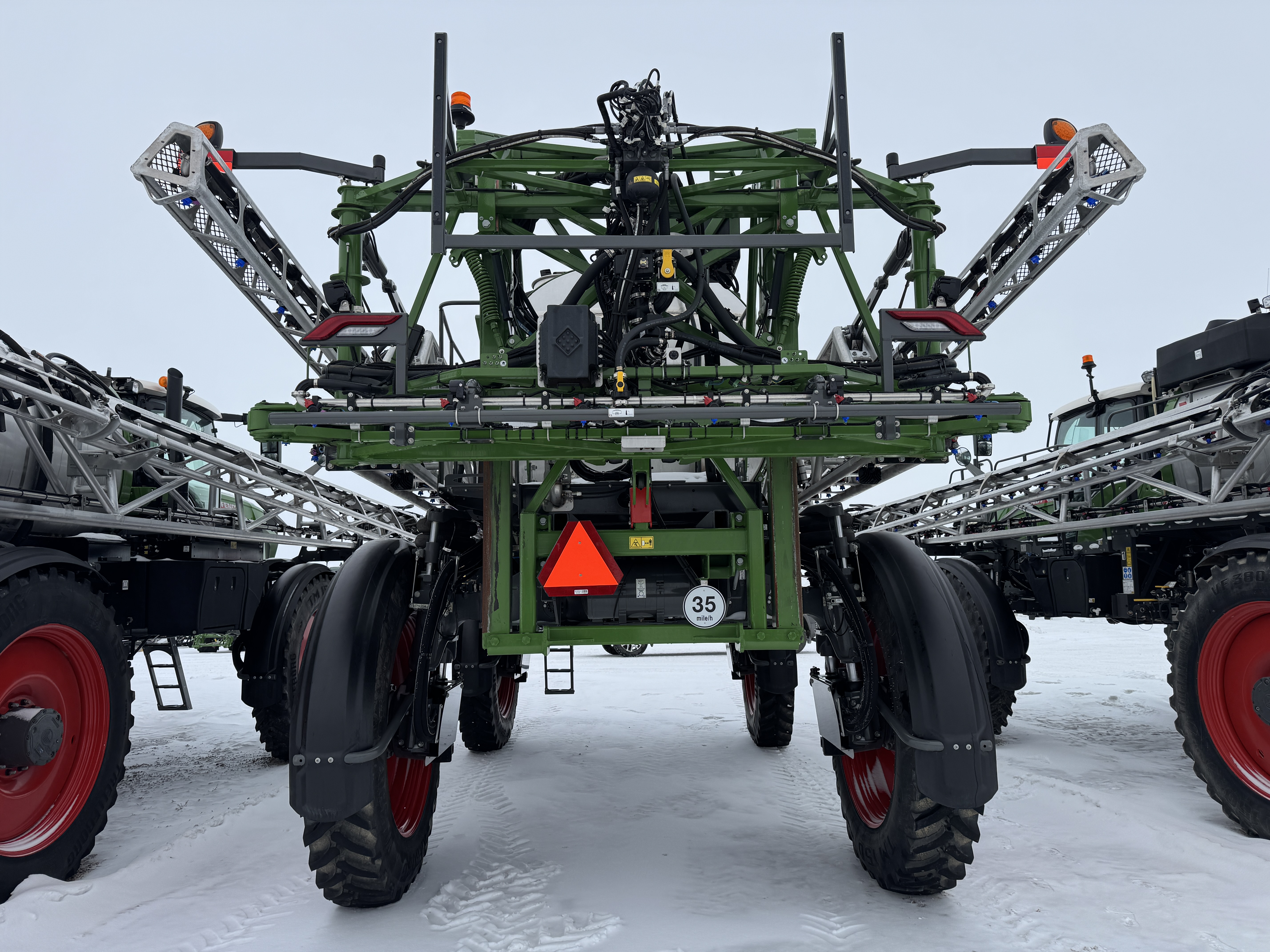 2025 Fendt RG937 Sprayer/High Clearance
