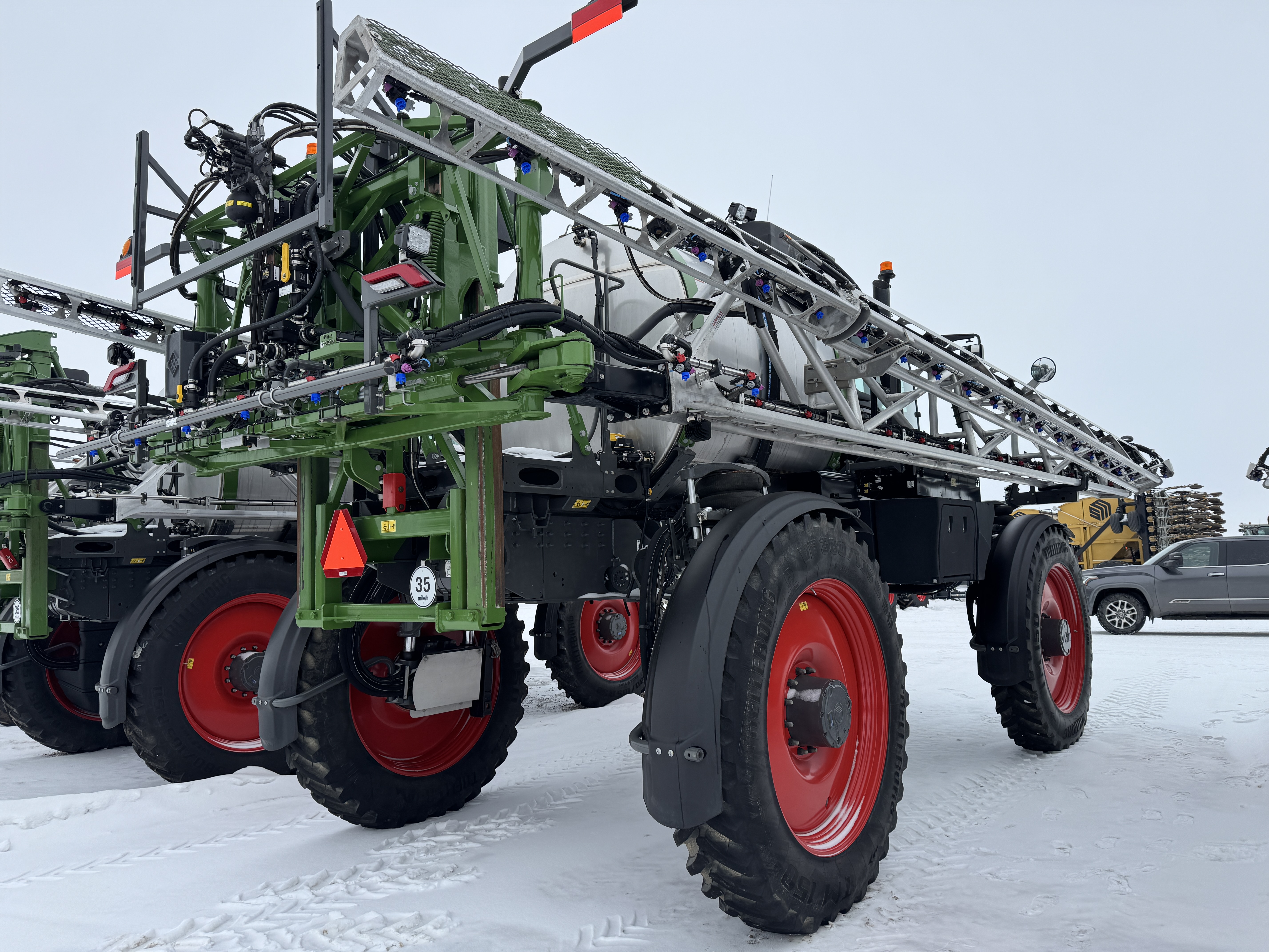 2025 Fendt RG937 Sprayer/High Clearance