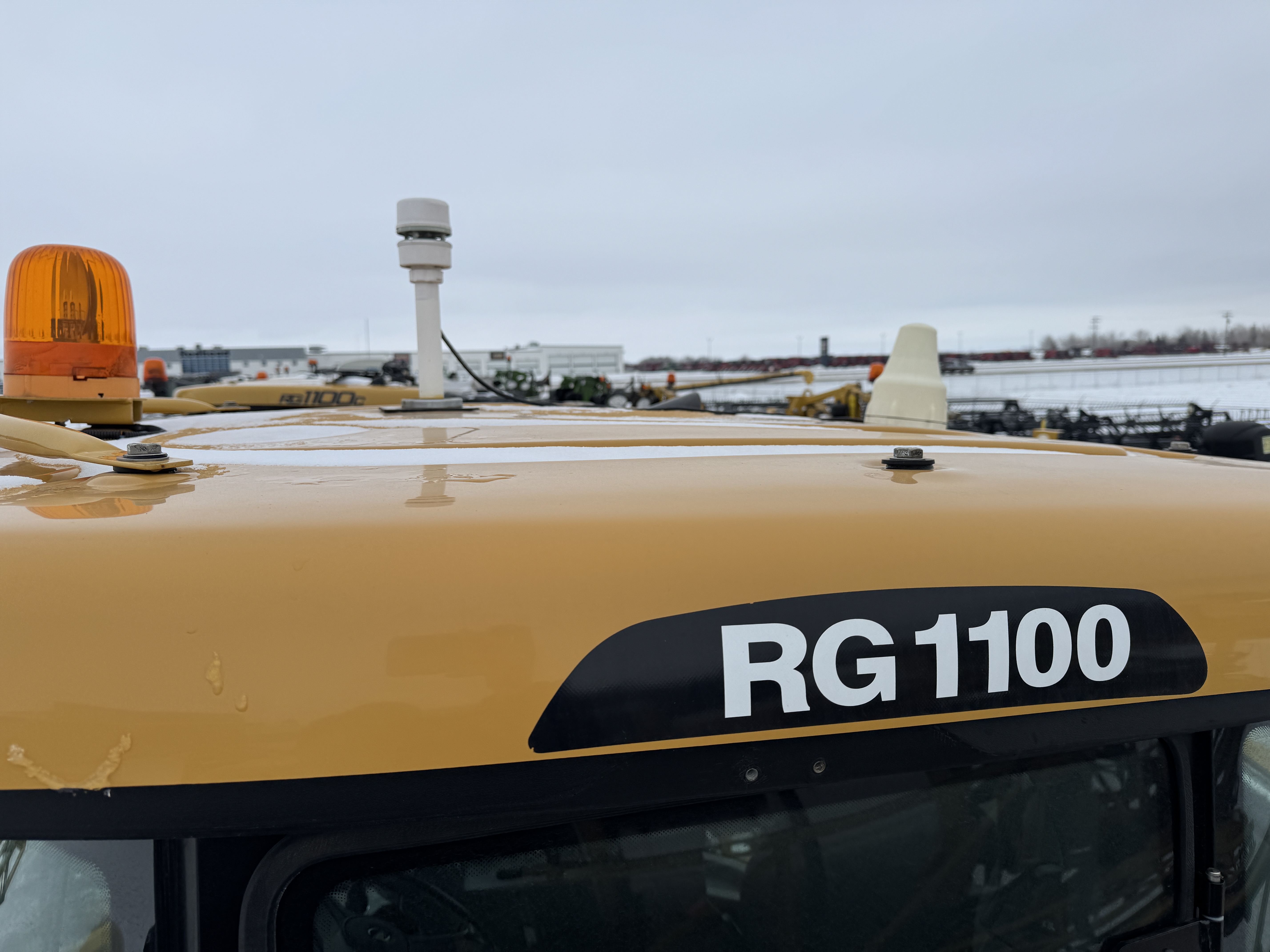 2012 RoGator RG1100B Sprayer/High Clearance