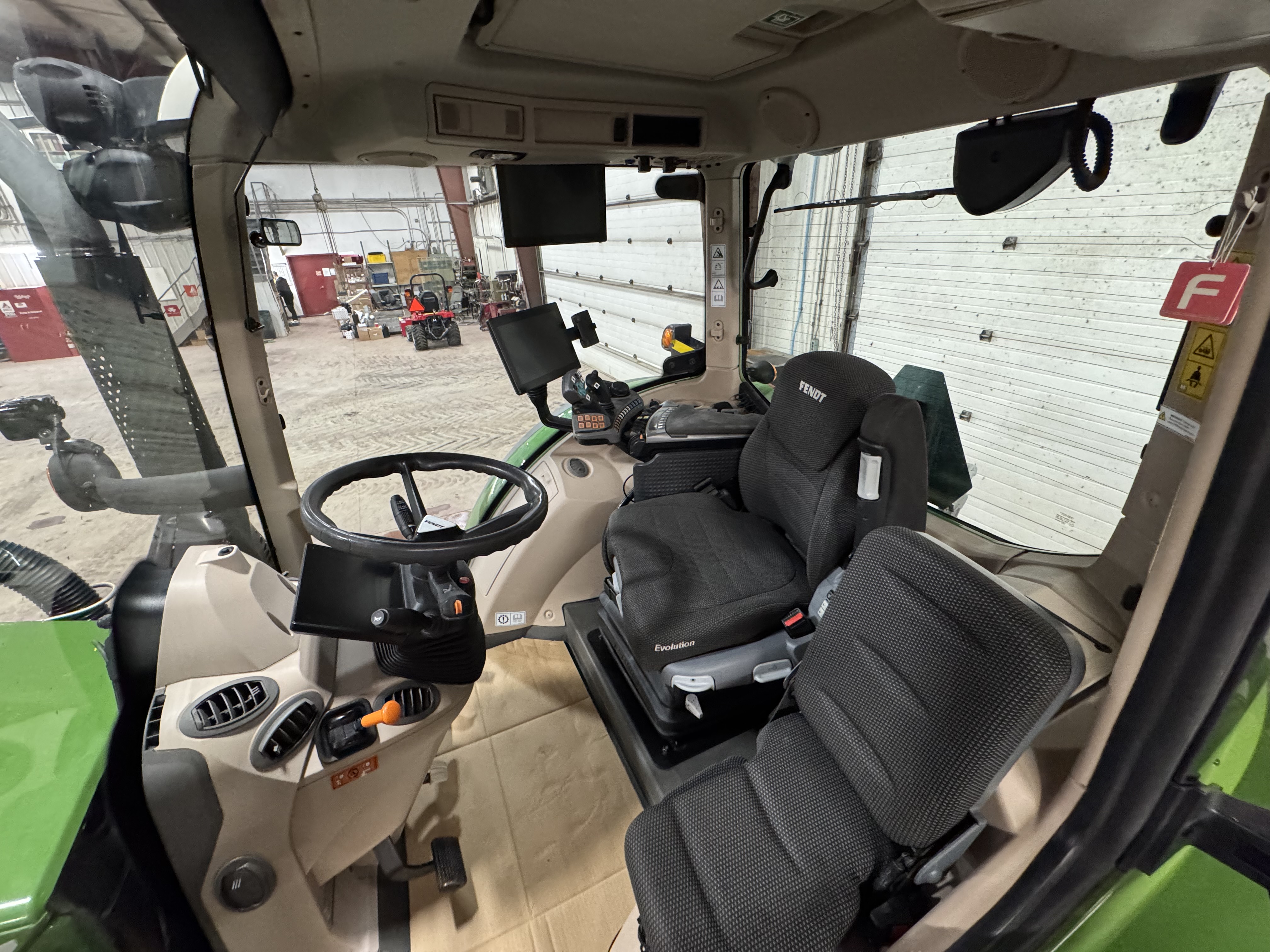 2023 Fendt 724 Gen6 Tractor