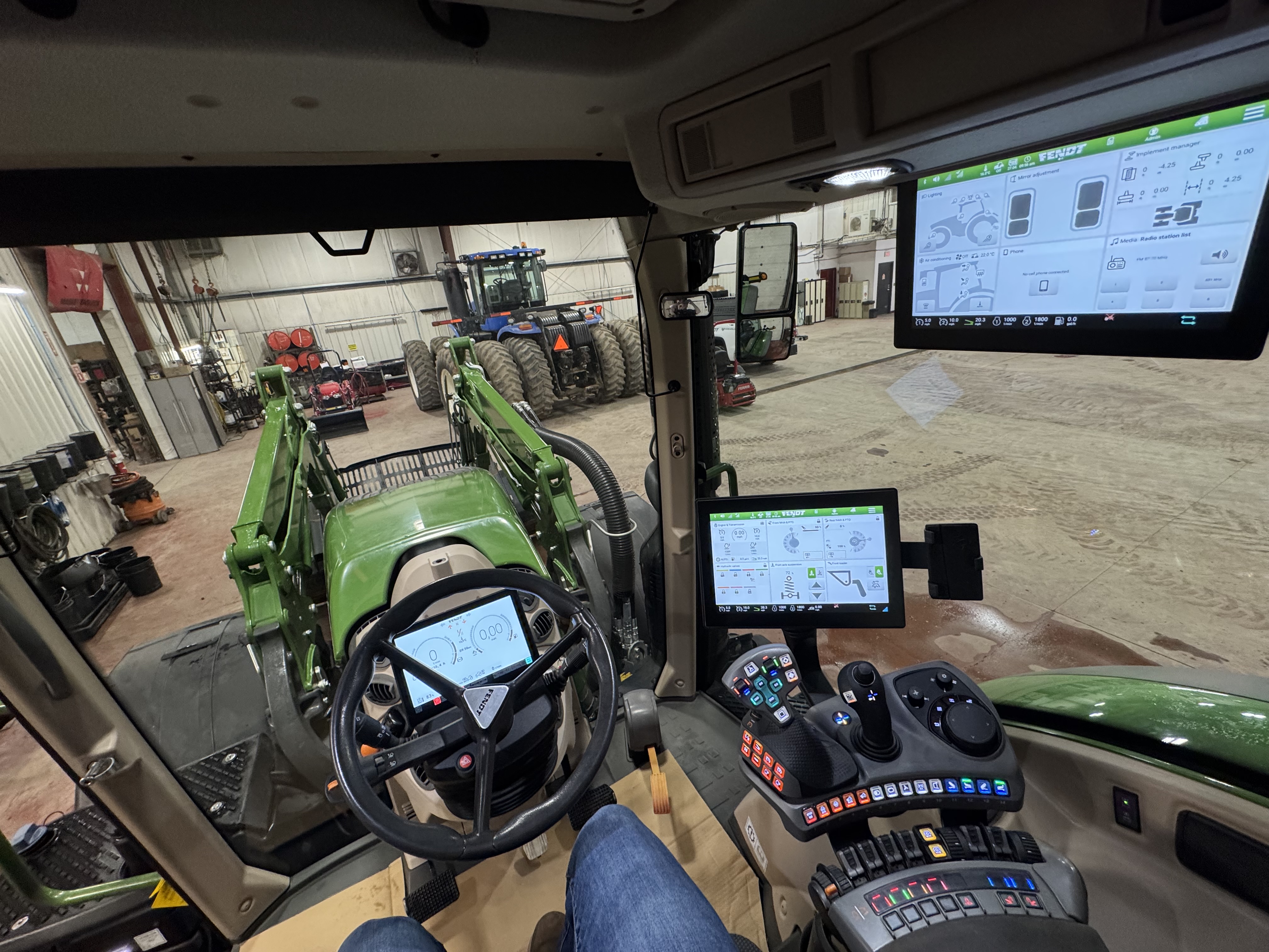 2023 Fendt 724 Gen6 Tractor