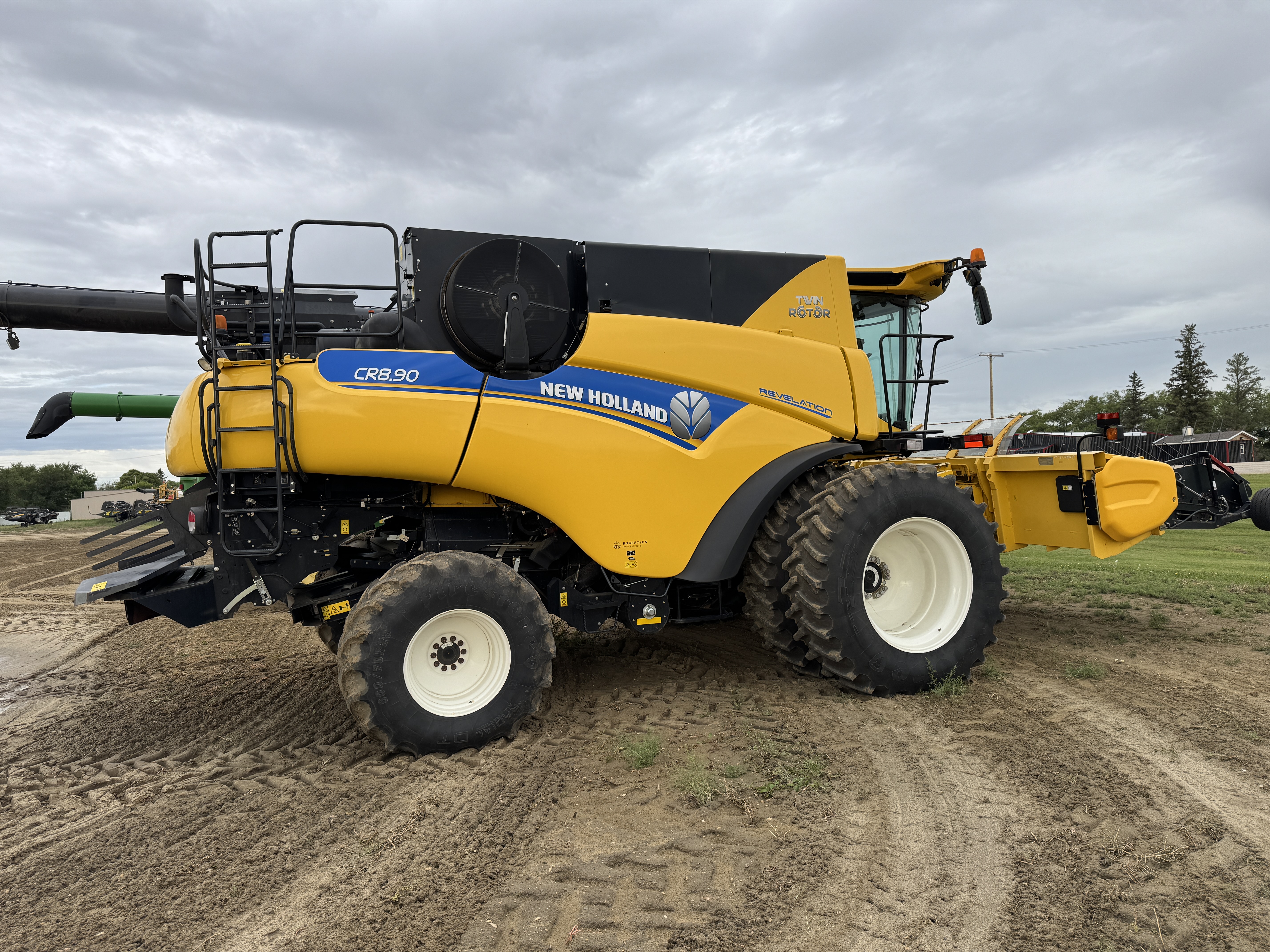 2018 New Holland CR8.90 Combine