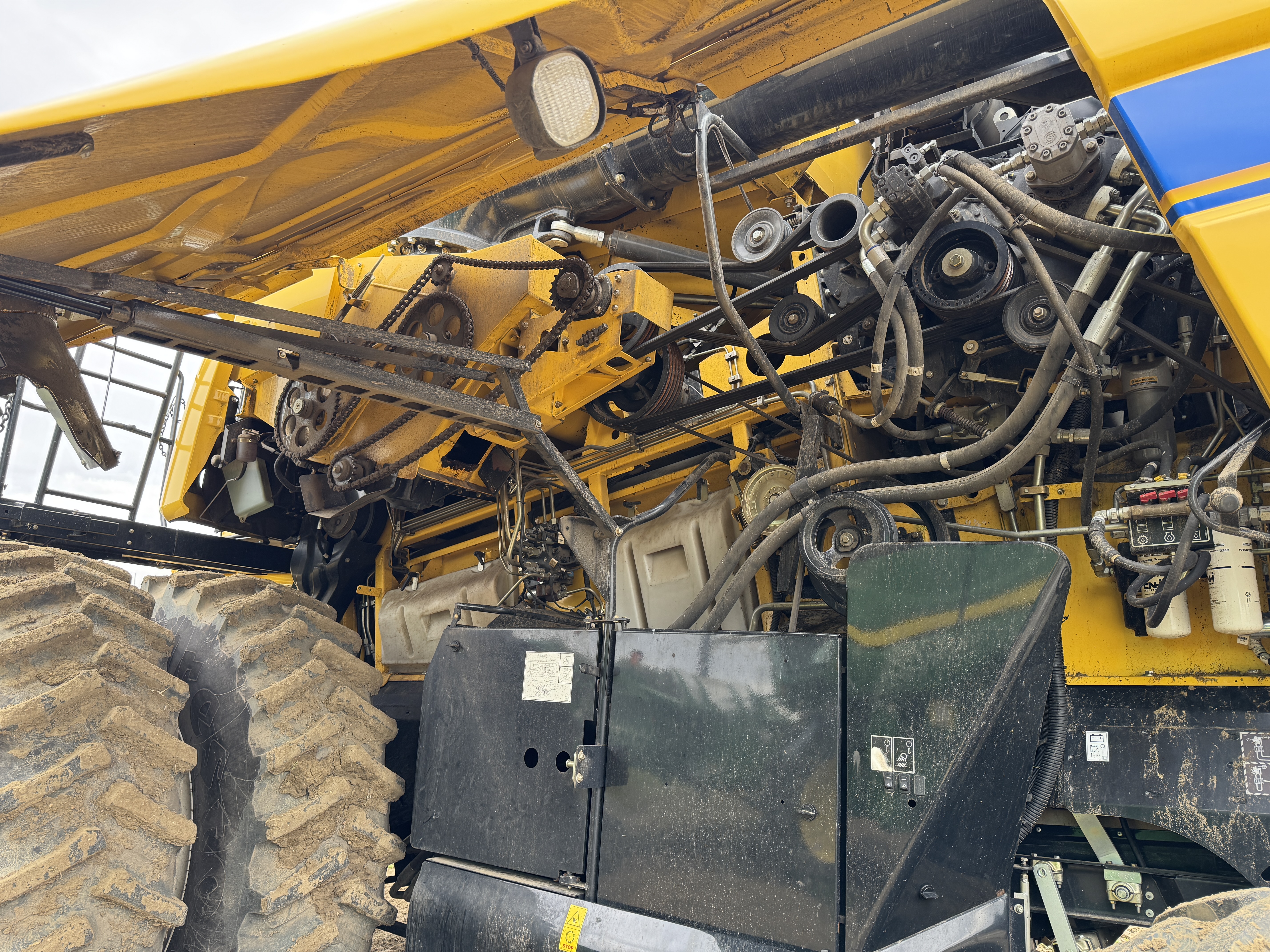 2018 New Holland CR8.90 Combine