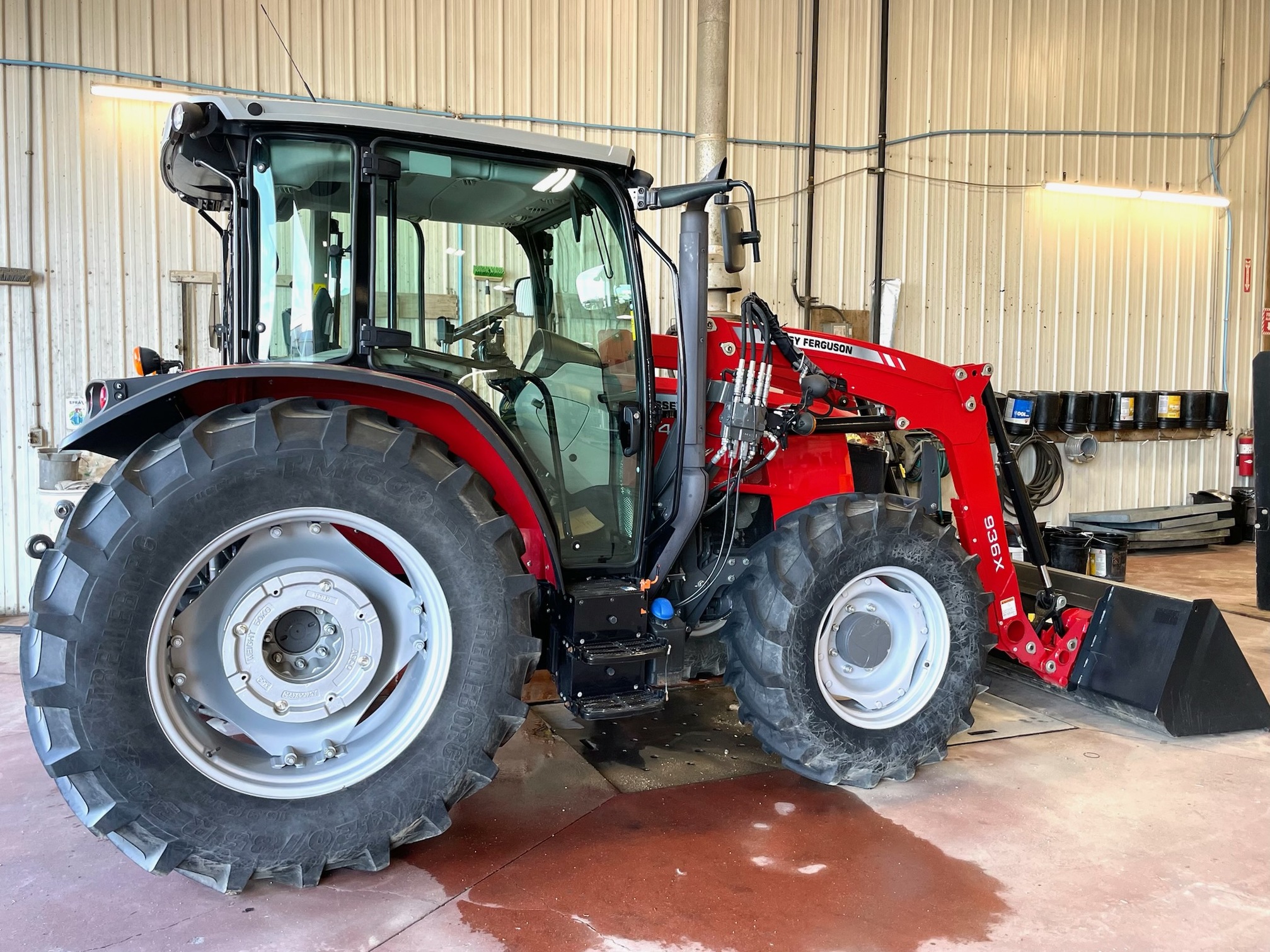 2018 Massey Ferguson 4710 Tractor