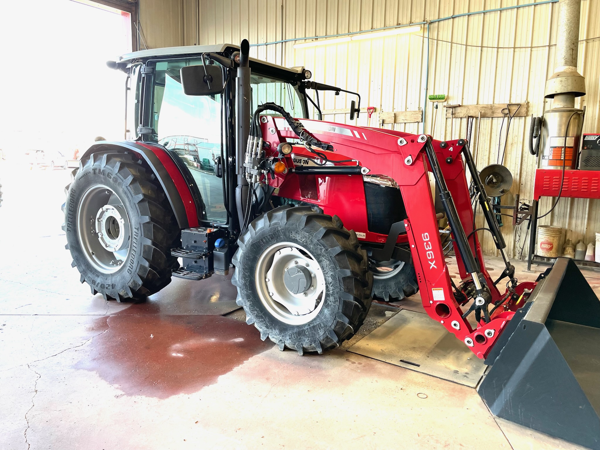 2018 Massey Ferguson 4710 Tractor