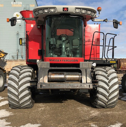 2006 Massey Ferguson 9690 Combine