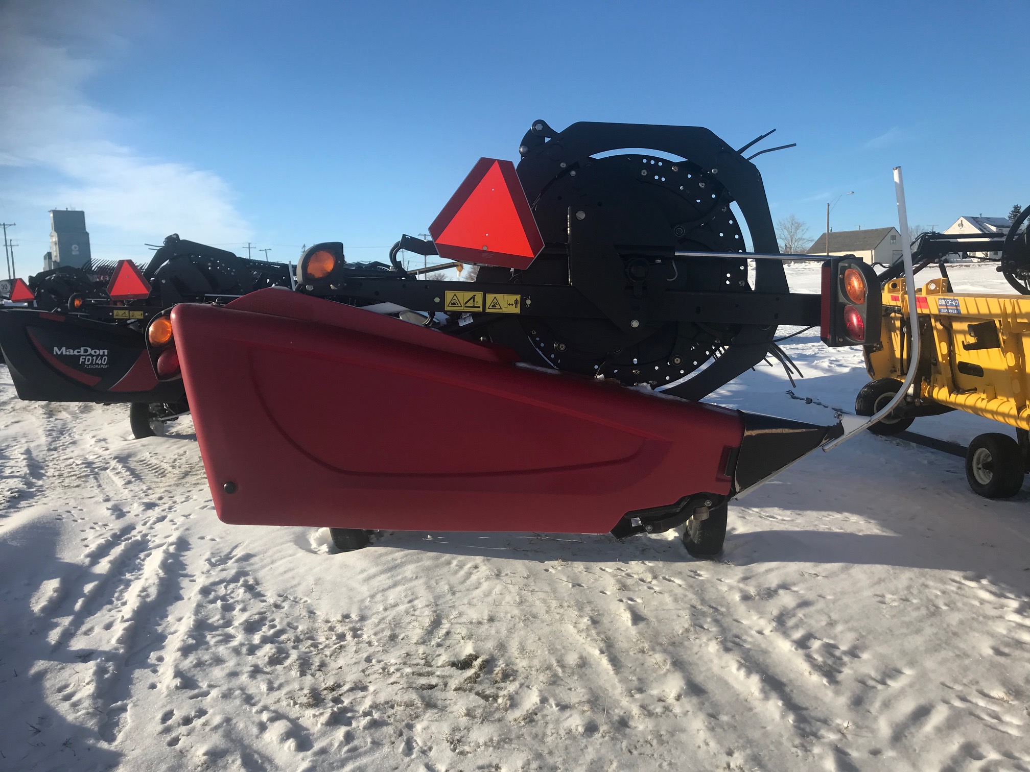 2016 MacDon FD75-40 Header Combine