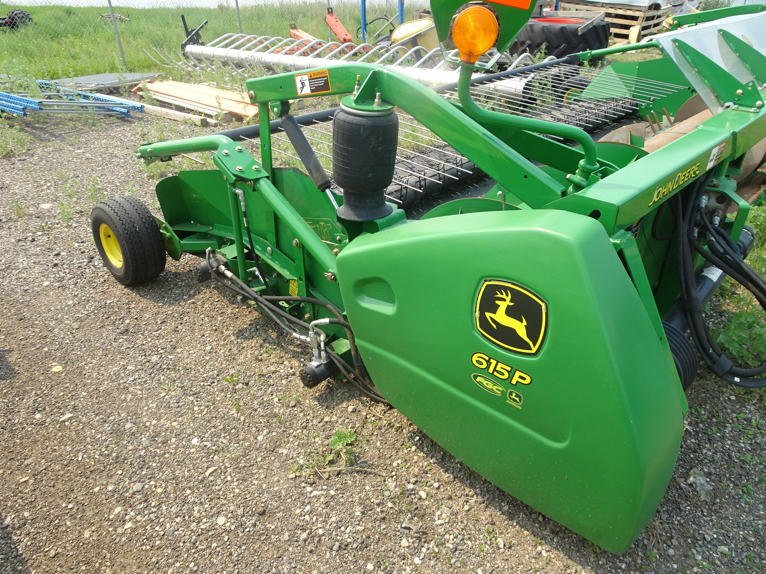 2010 John Deere 615P Header Combine