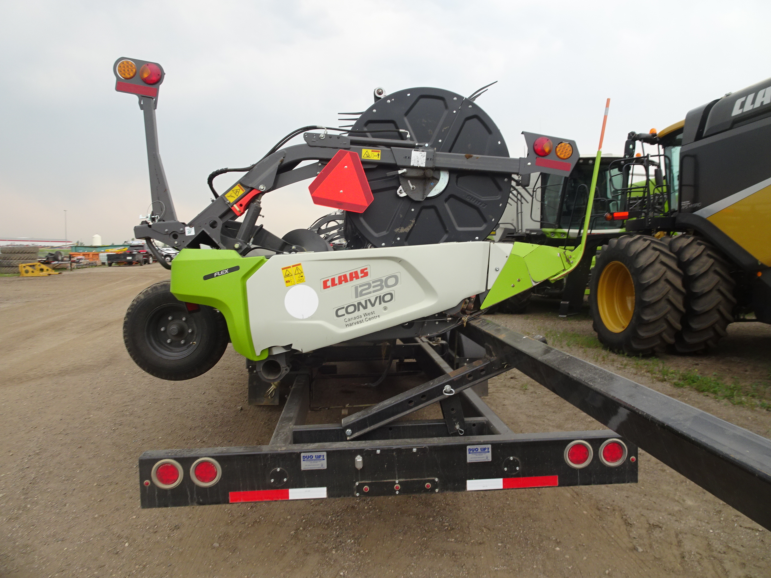 2021 CLAAS Convio 1230 Header Draper