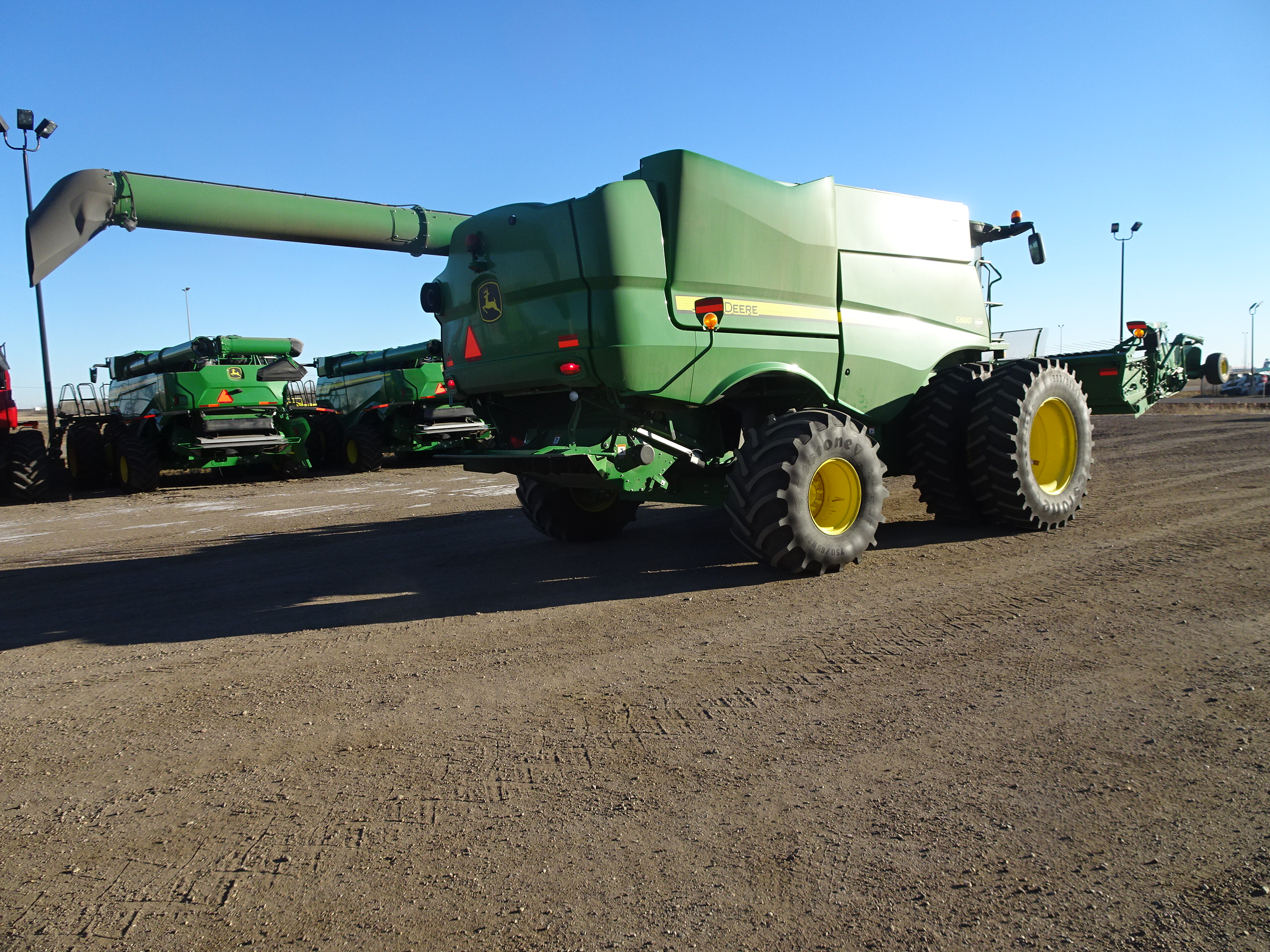 2017 John Deere S680 Combine