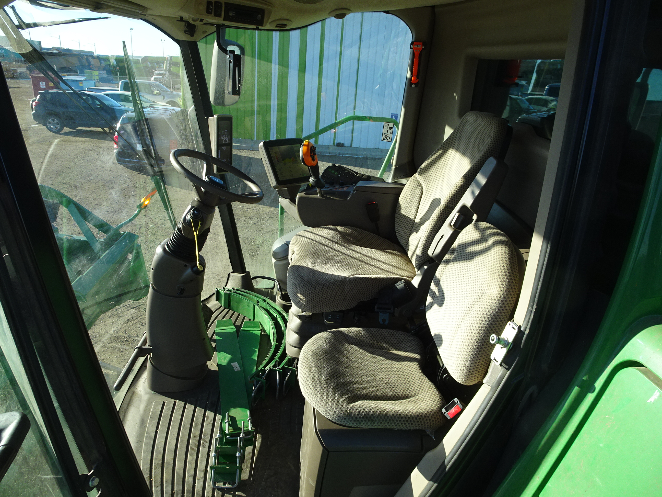 2017 John Deere S680 Combine