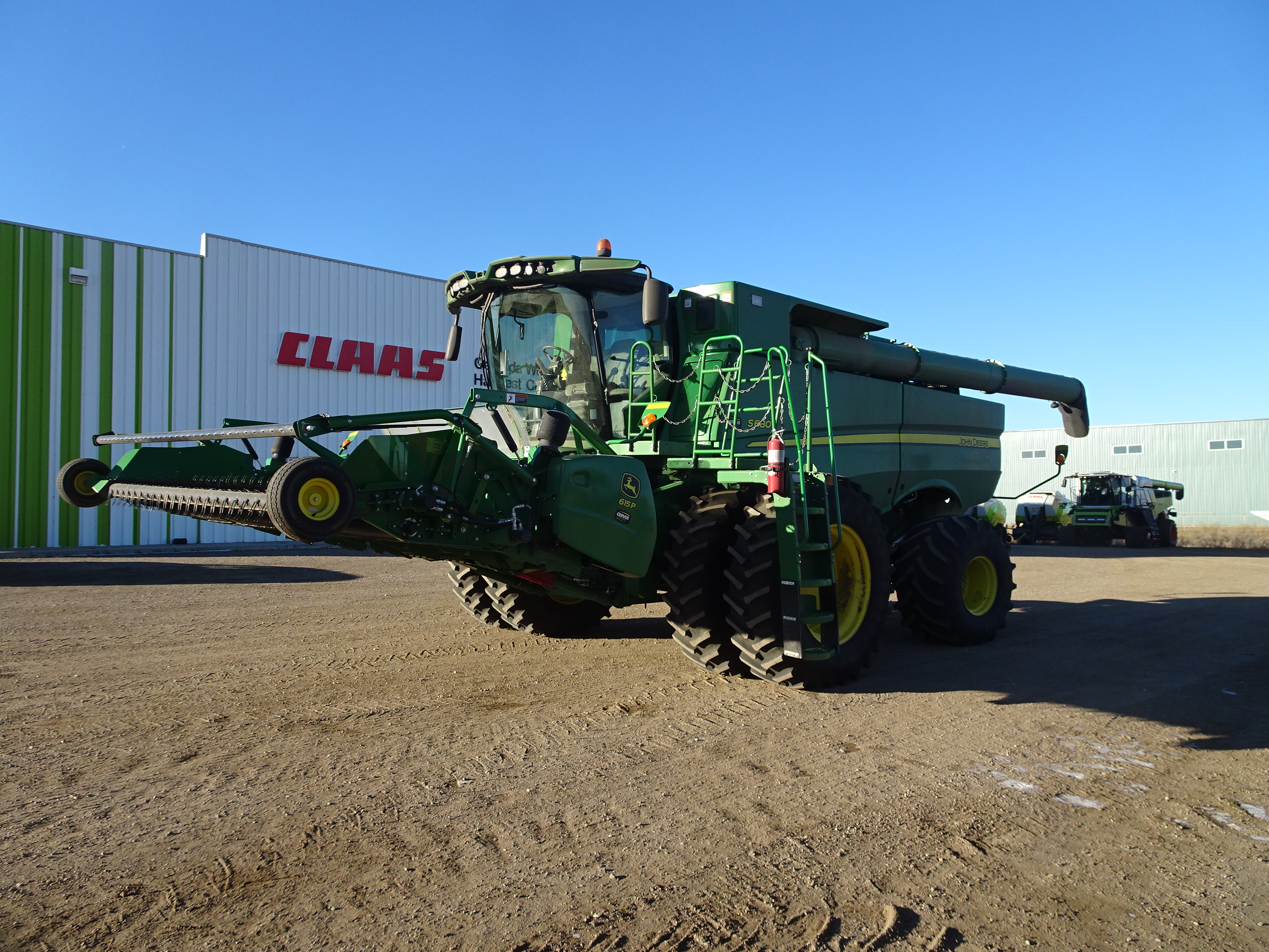 2017 John Deere S680 Combine