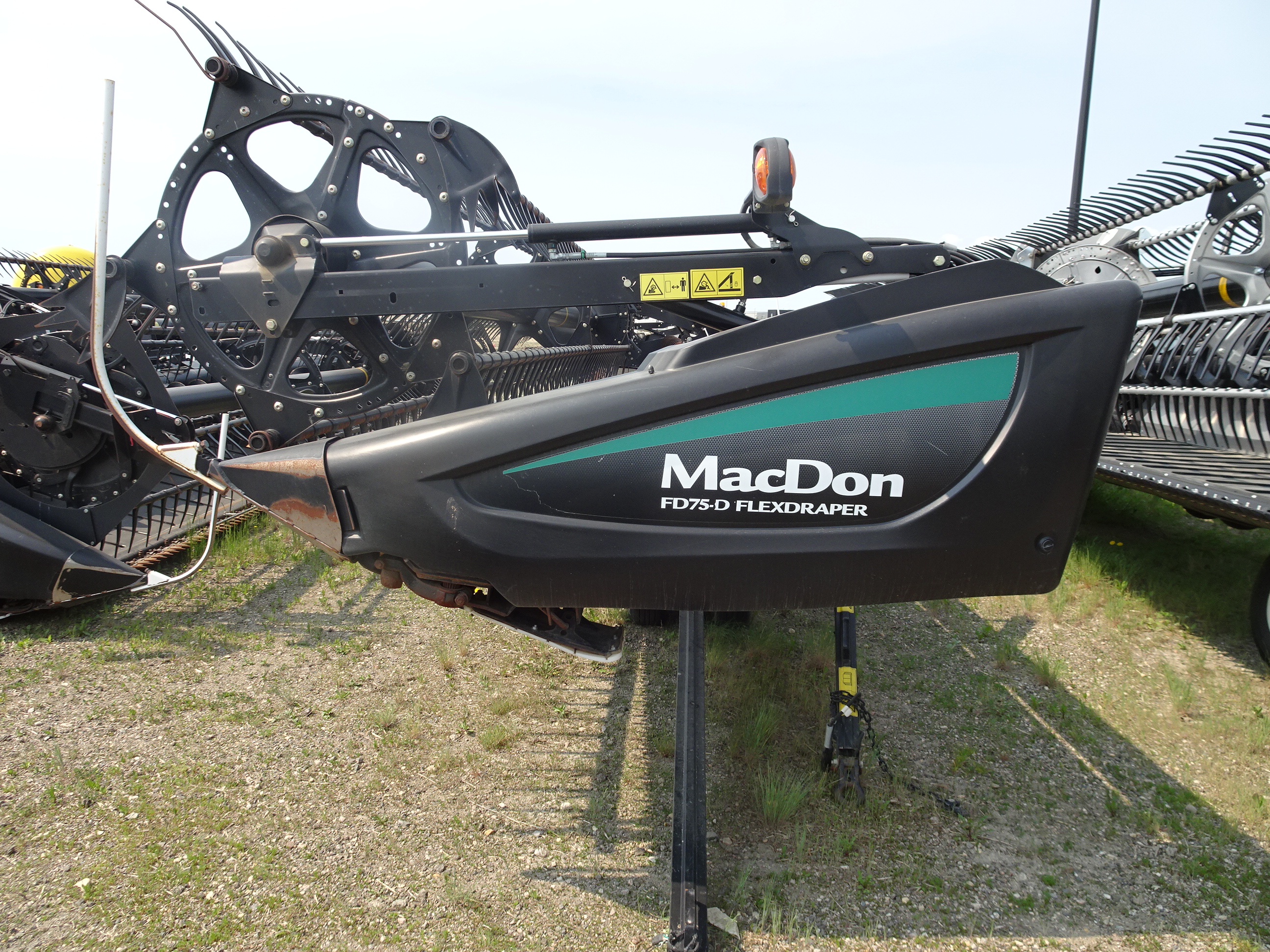 2016 MacDon FD75-45 Header Combine