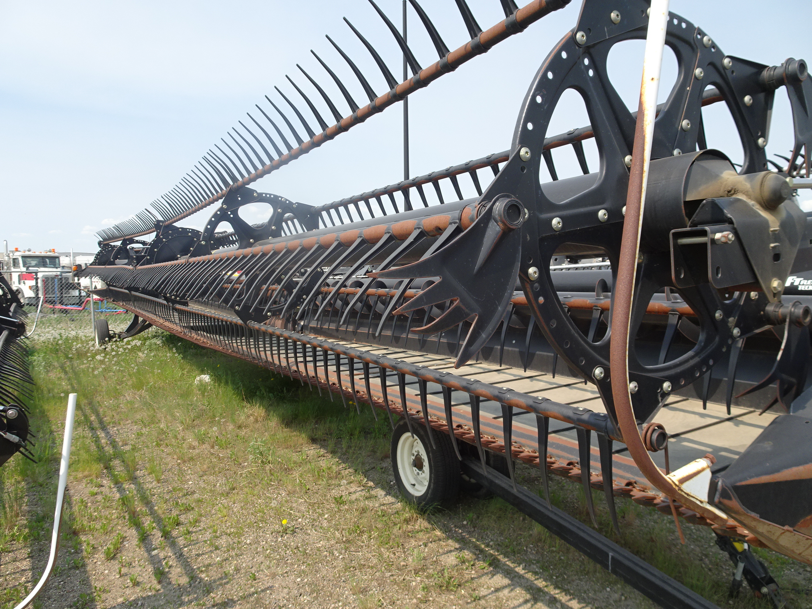 2016 MacDon FD75-45 Header Combine