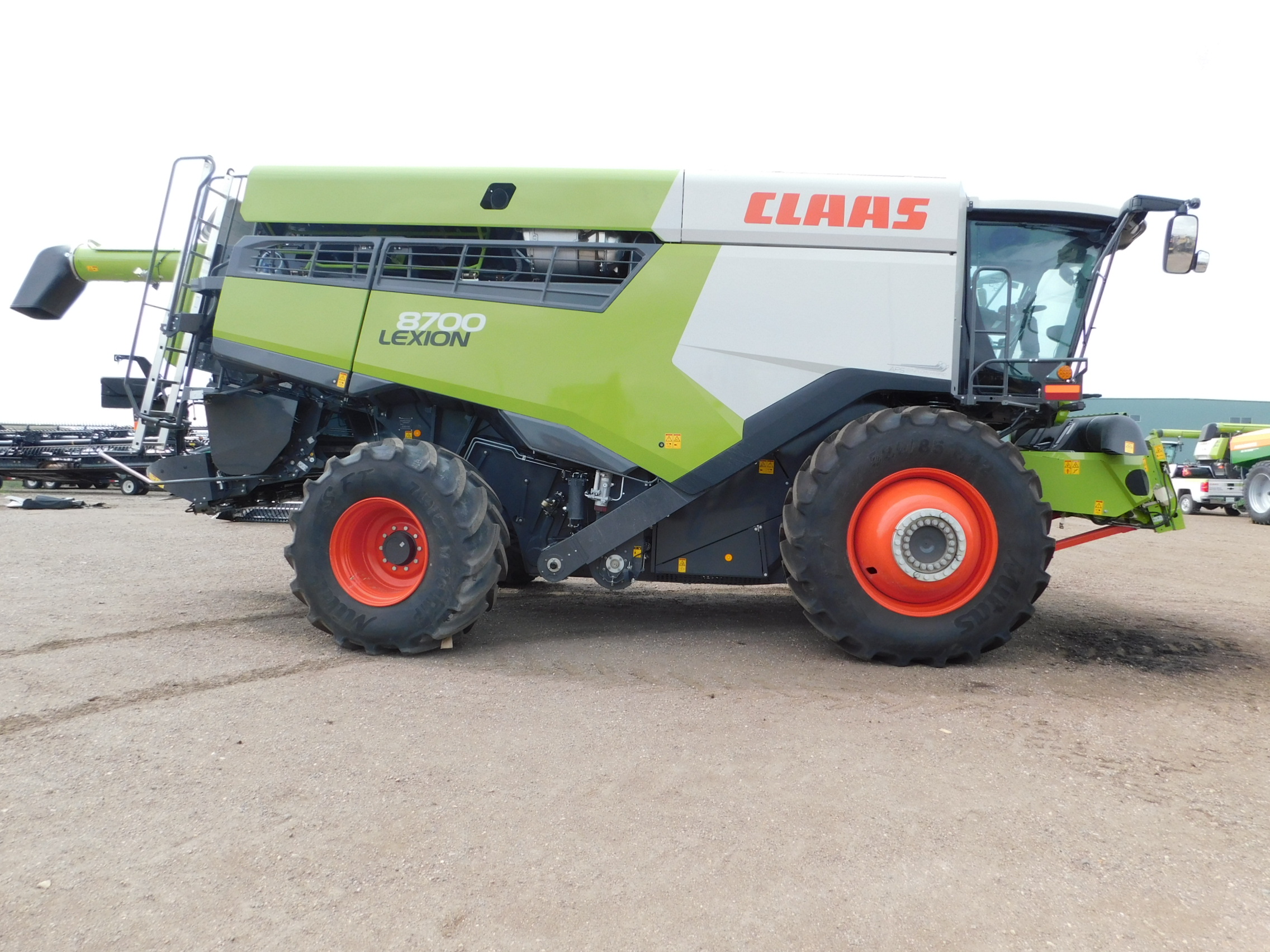 2022 CLAAS 8700 Combine