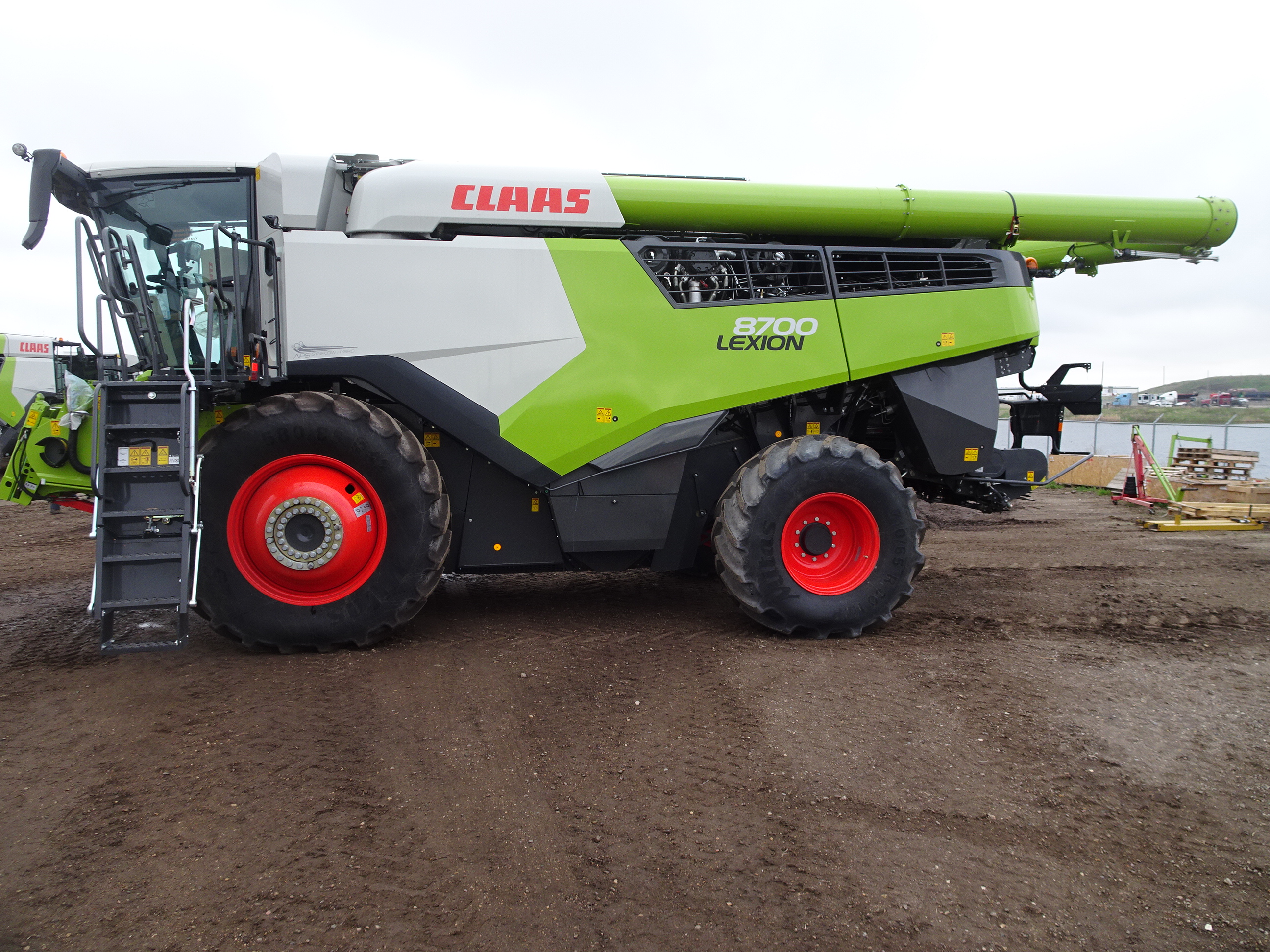 2024 CLAAS 8700 Combine