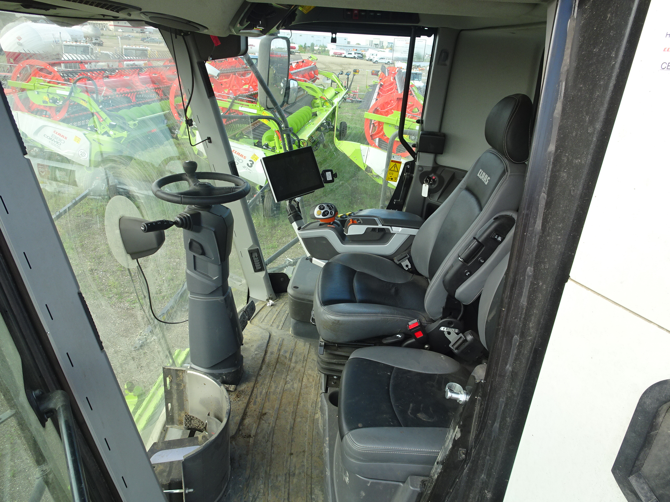 2022 CLAAS 8700 Combine
