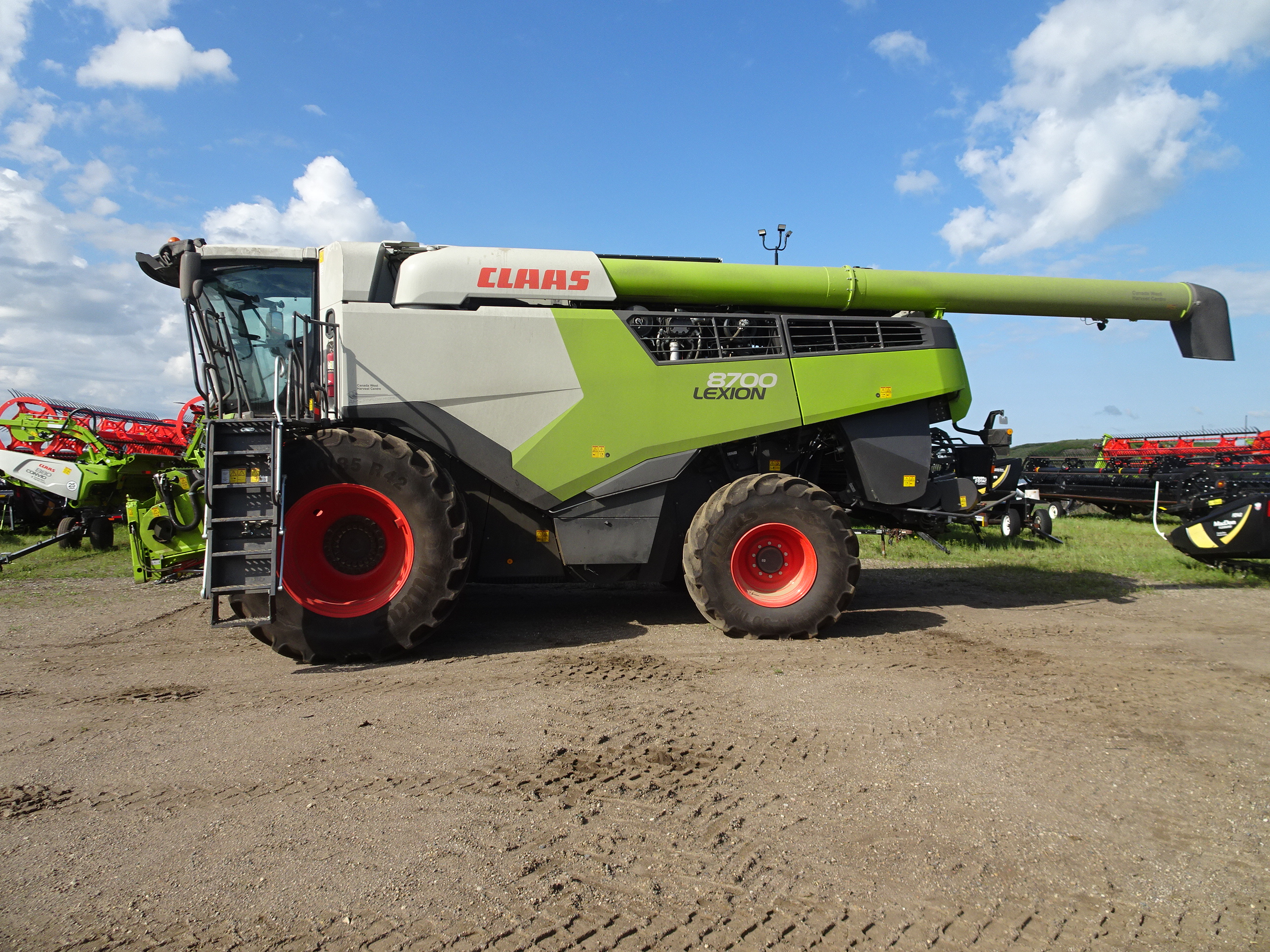2022 CLAAS 8700 Combine