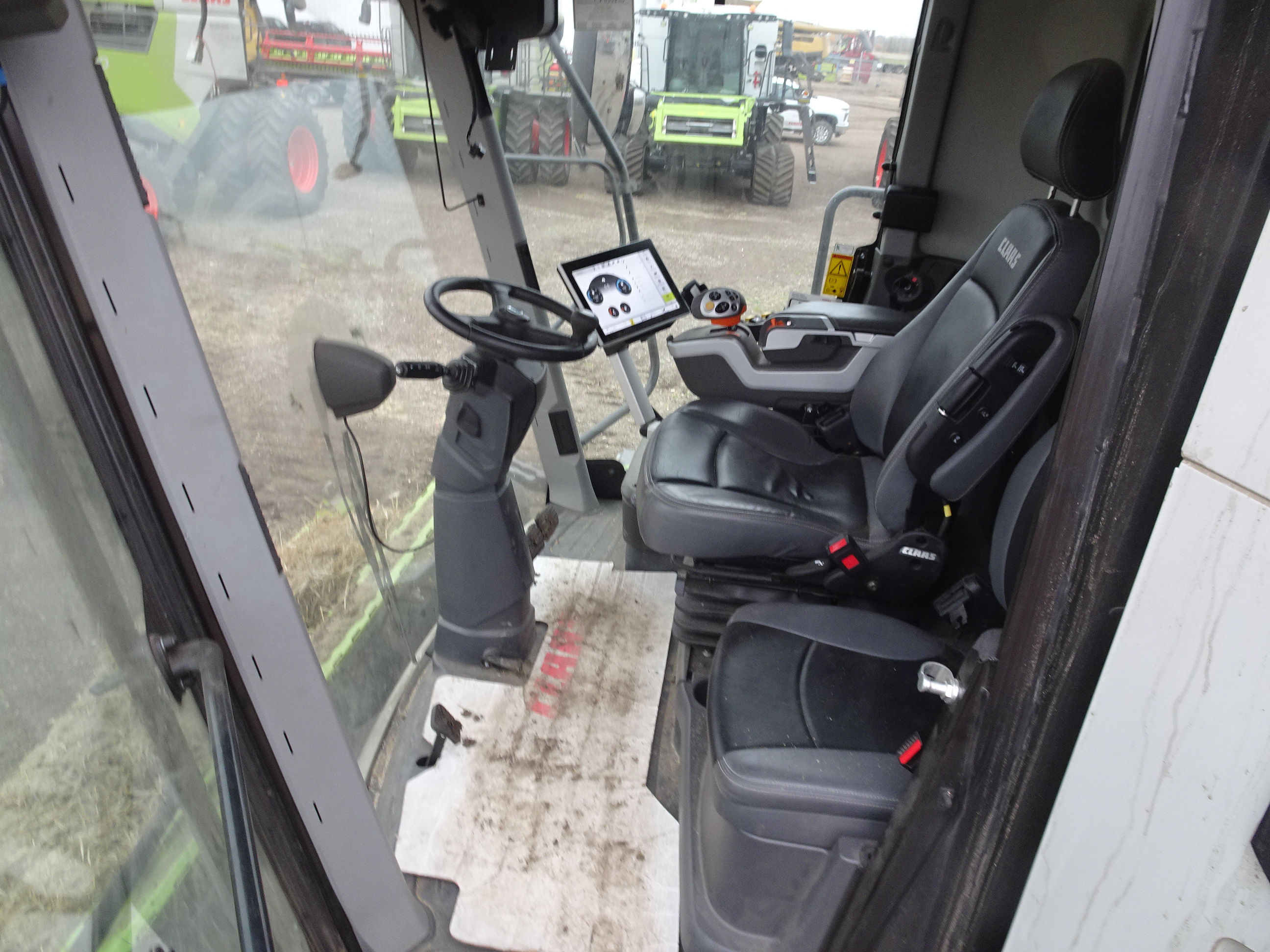 2022 CLAAS 8700 Combine