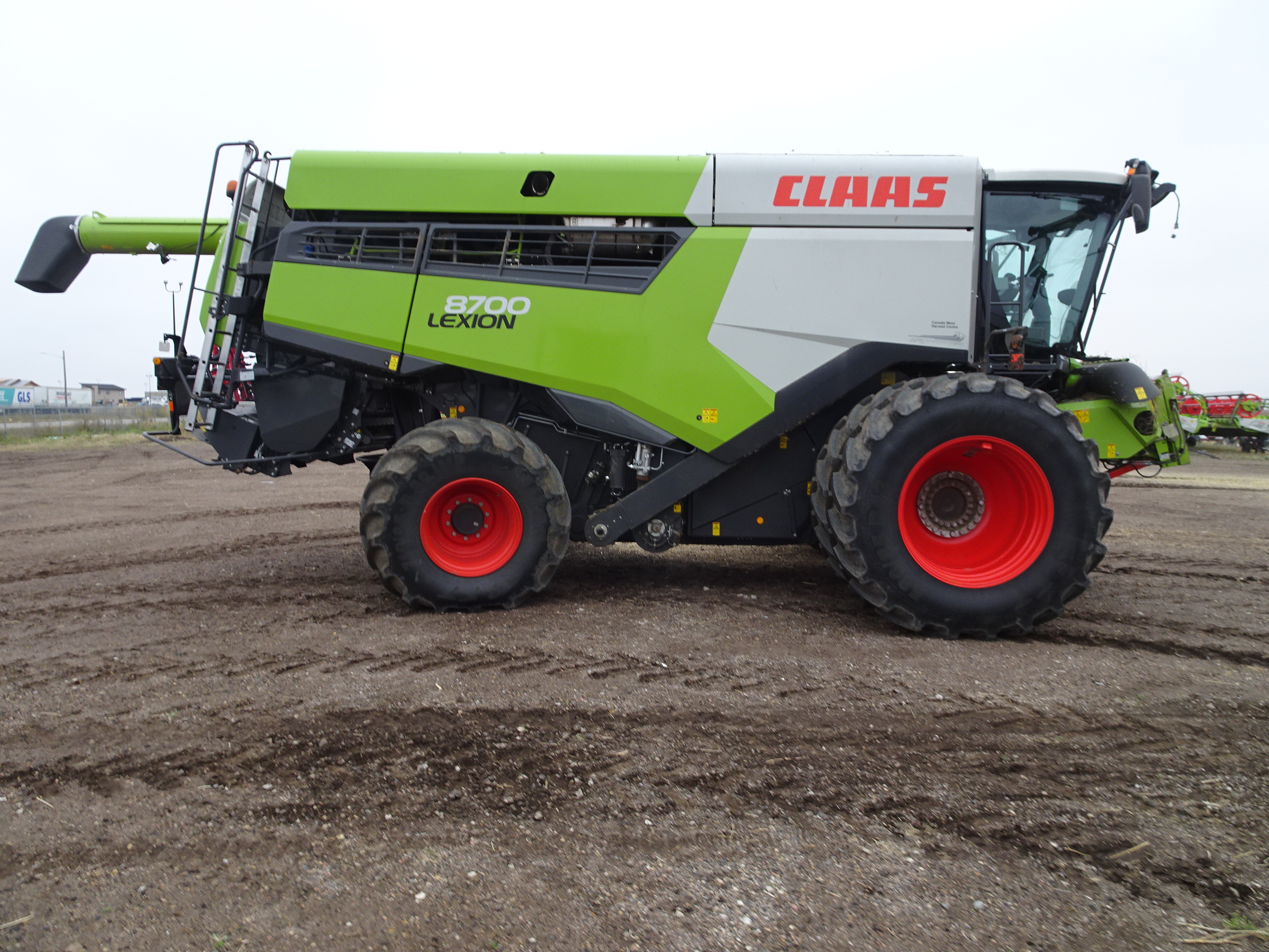 2022 CLAAS 8700 Combine