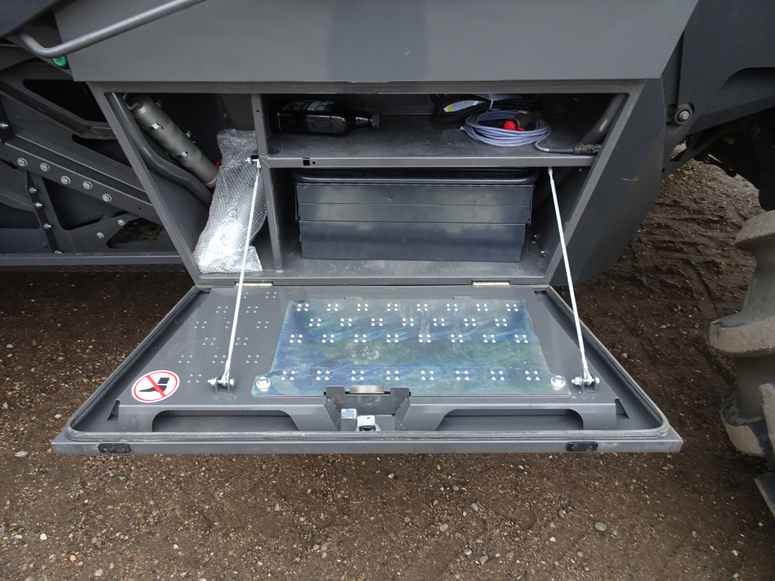 2025 CLAAS 8600 Combine