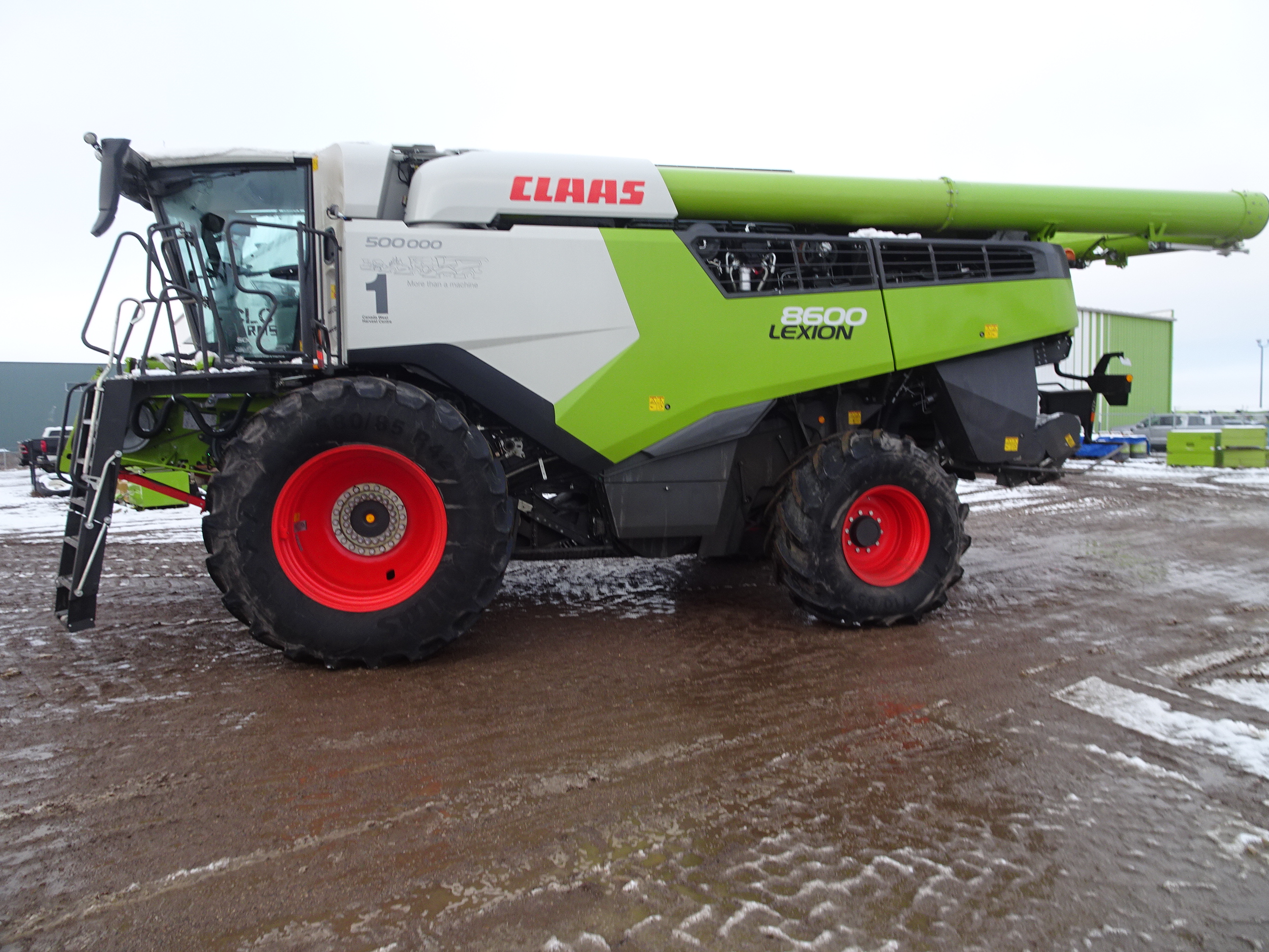 2025 CLAAS 8600 Combine