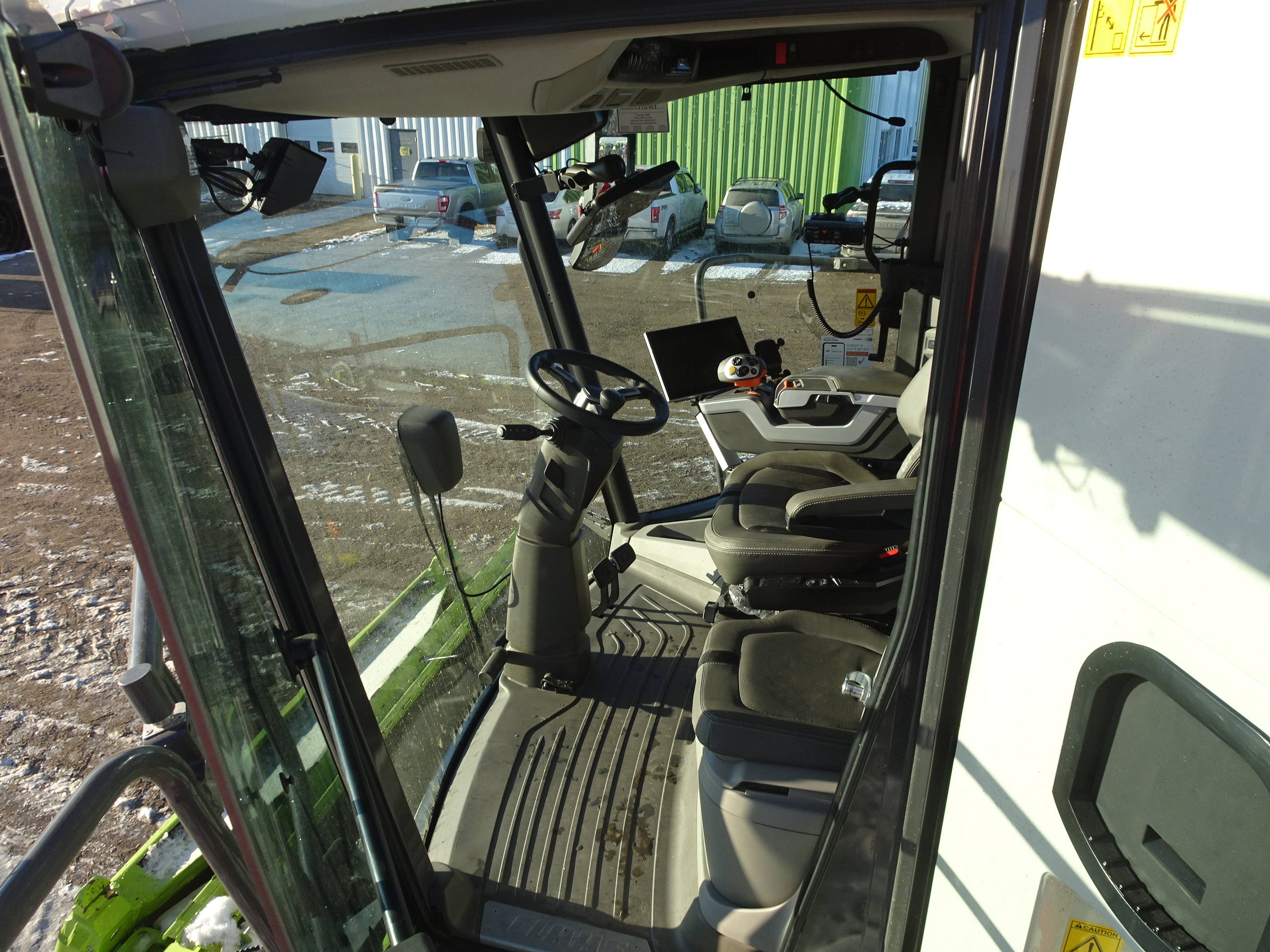 2025 CLAAS 8600 Combine
