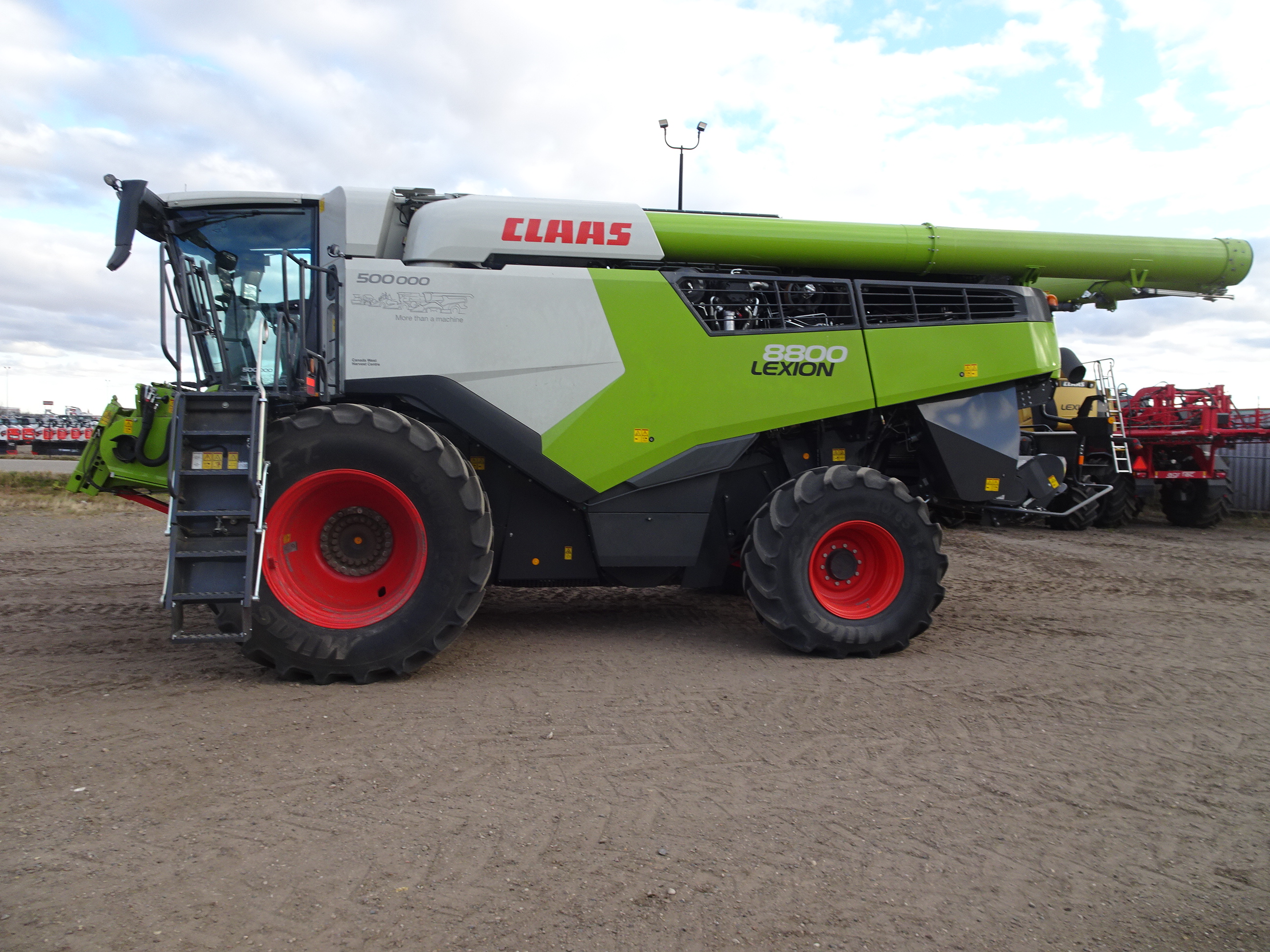 2025 CLAAS 8800 Combine
