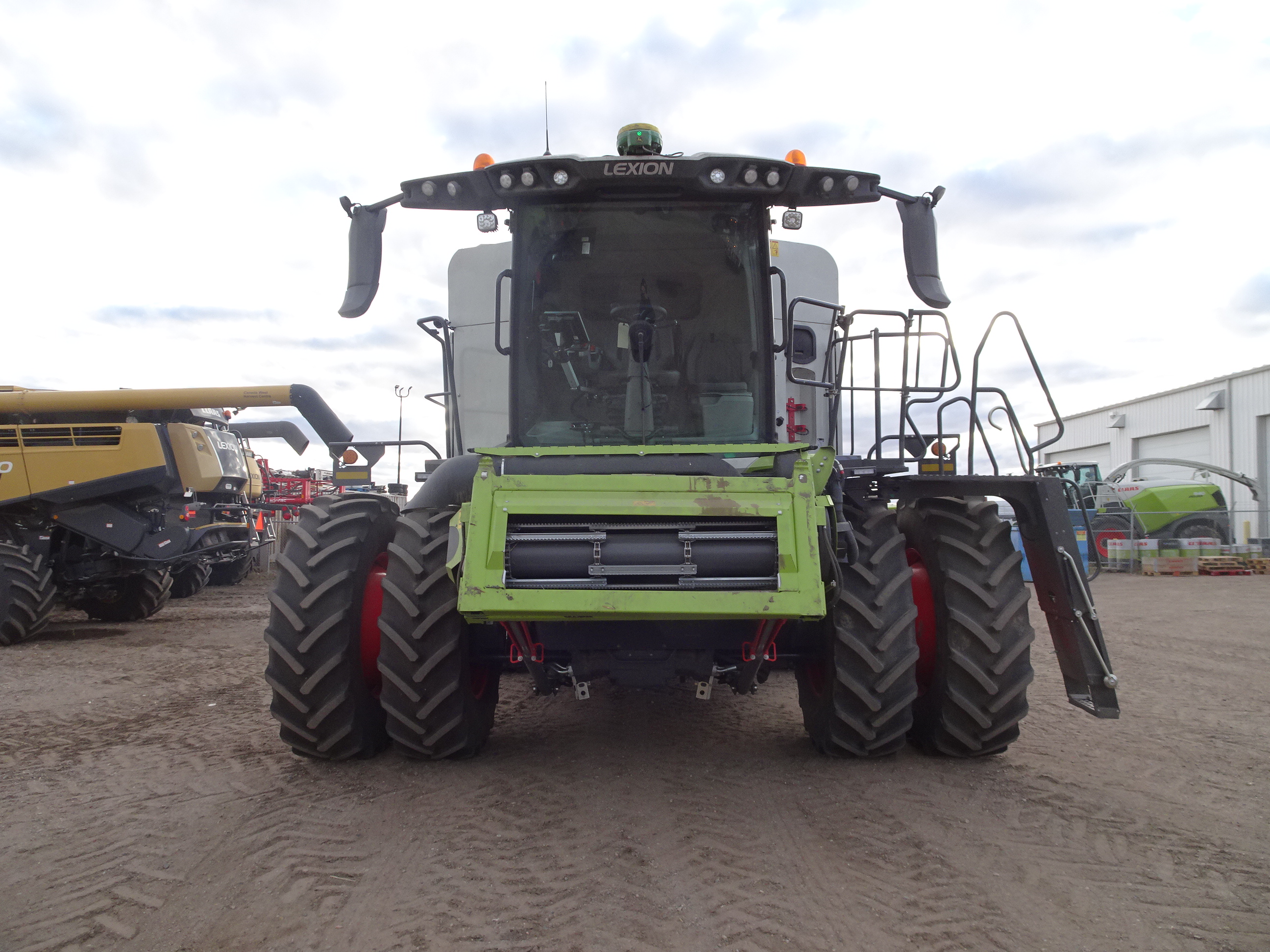 2025 CLAAS 8800 Combine