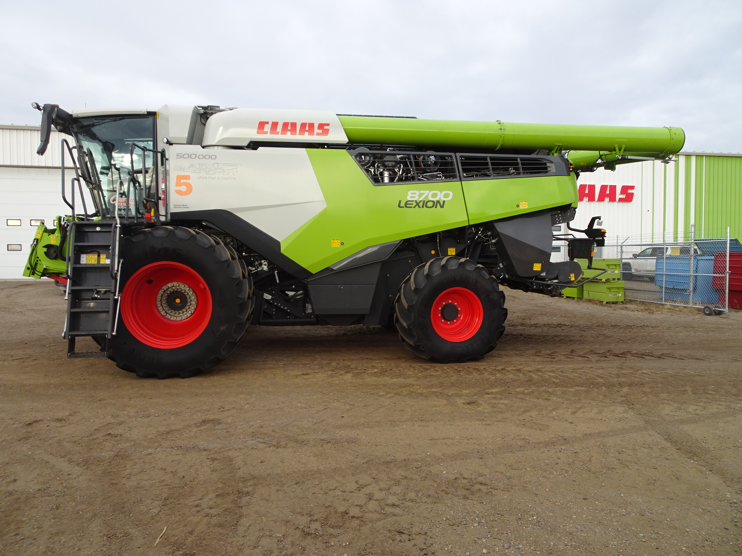 2025 CLAAS 8700 Combine