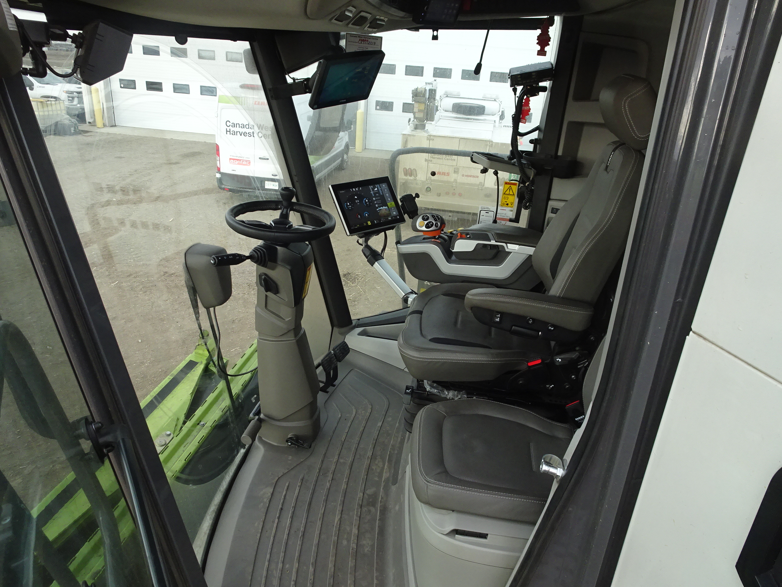 2025 CLAAS 8700 Combine