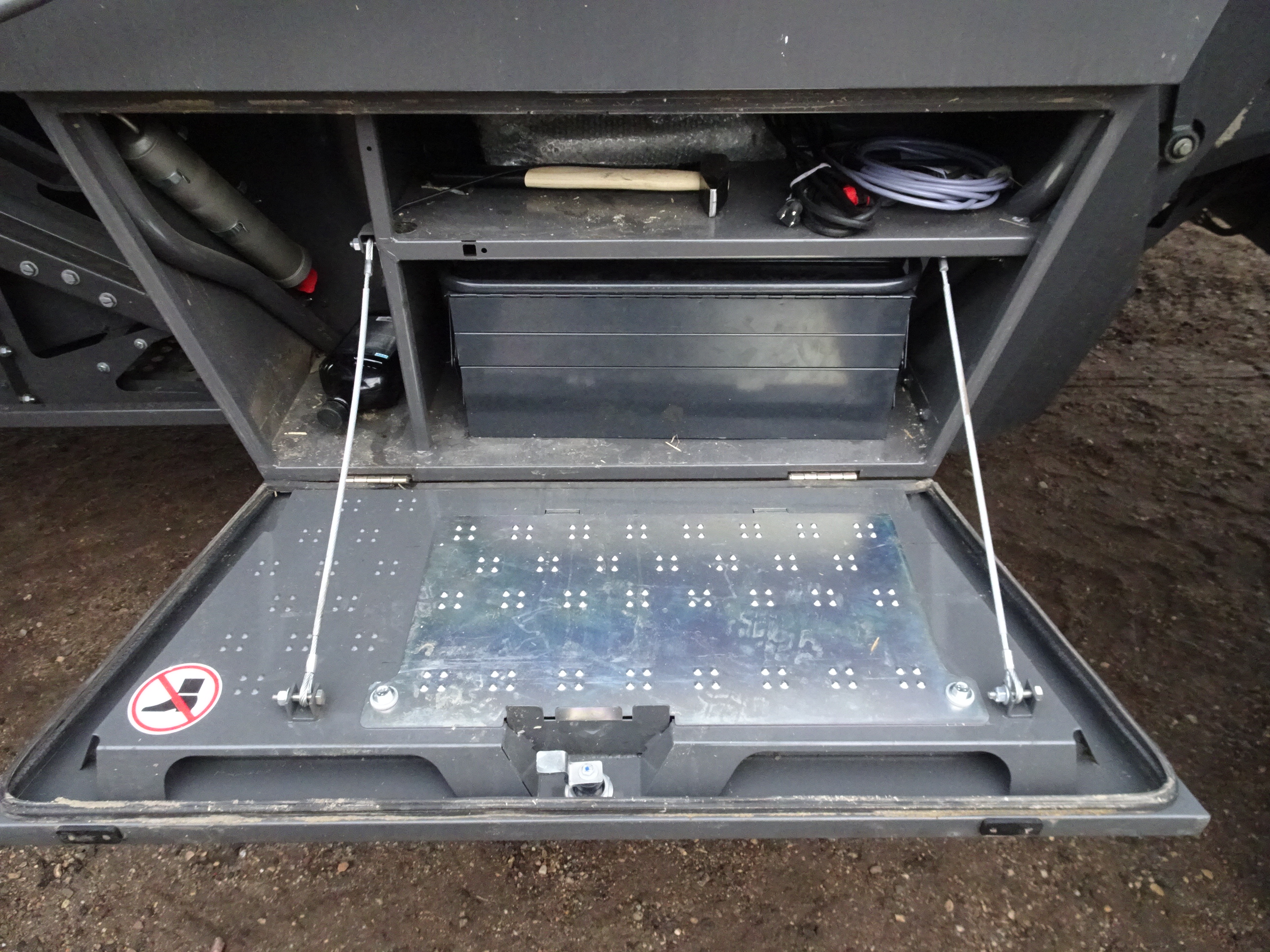 2025 CLAAS 8700 Combine