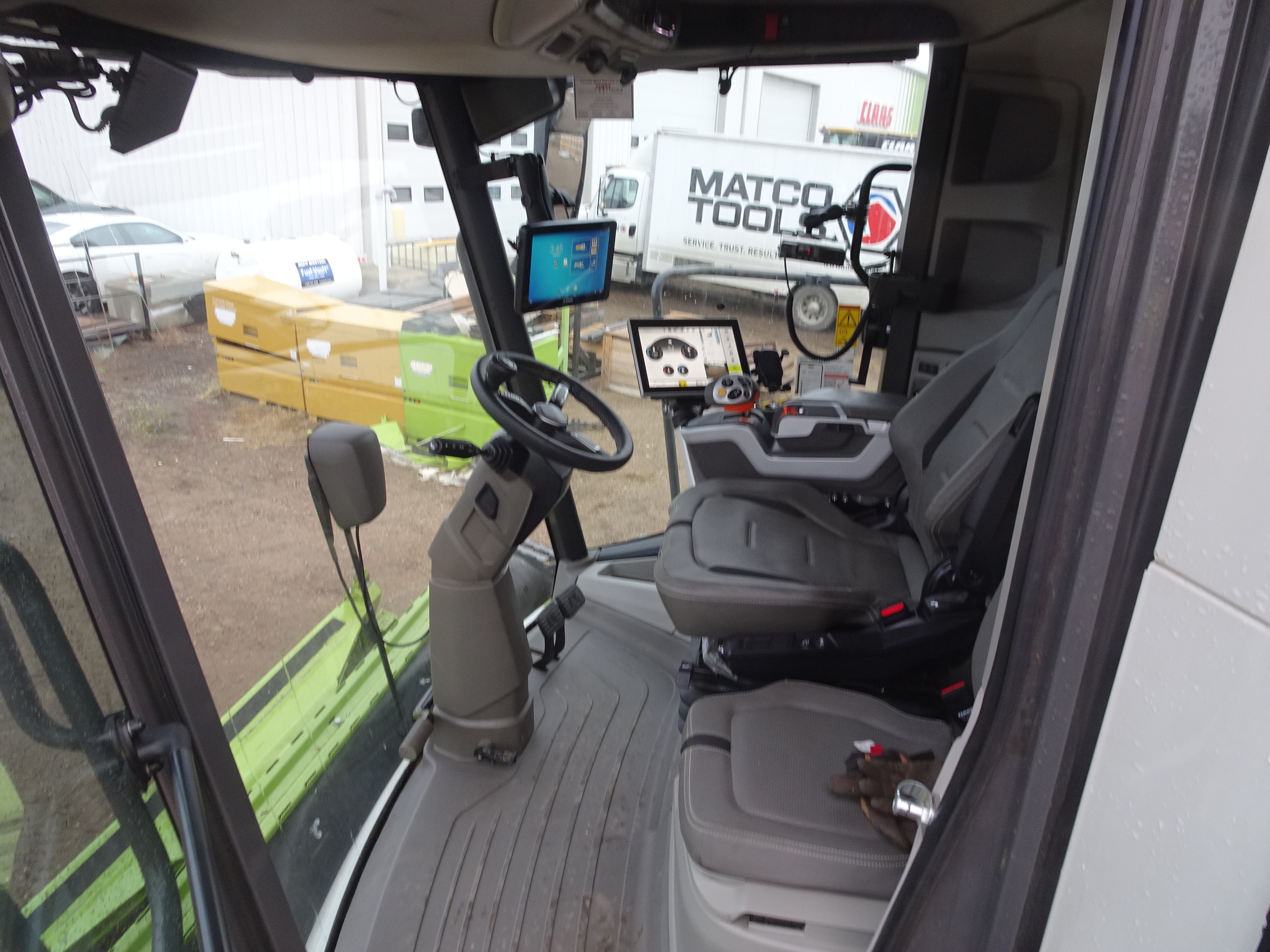 2025 CLAAS 8700 Combine