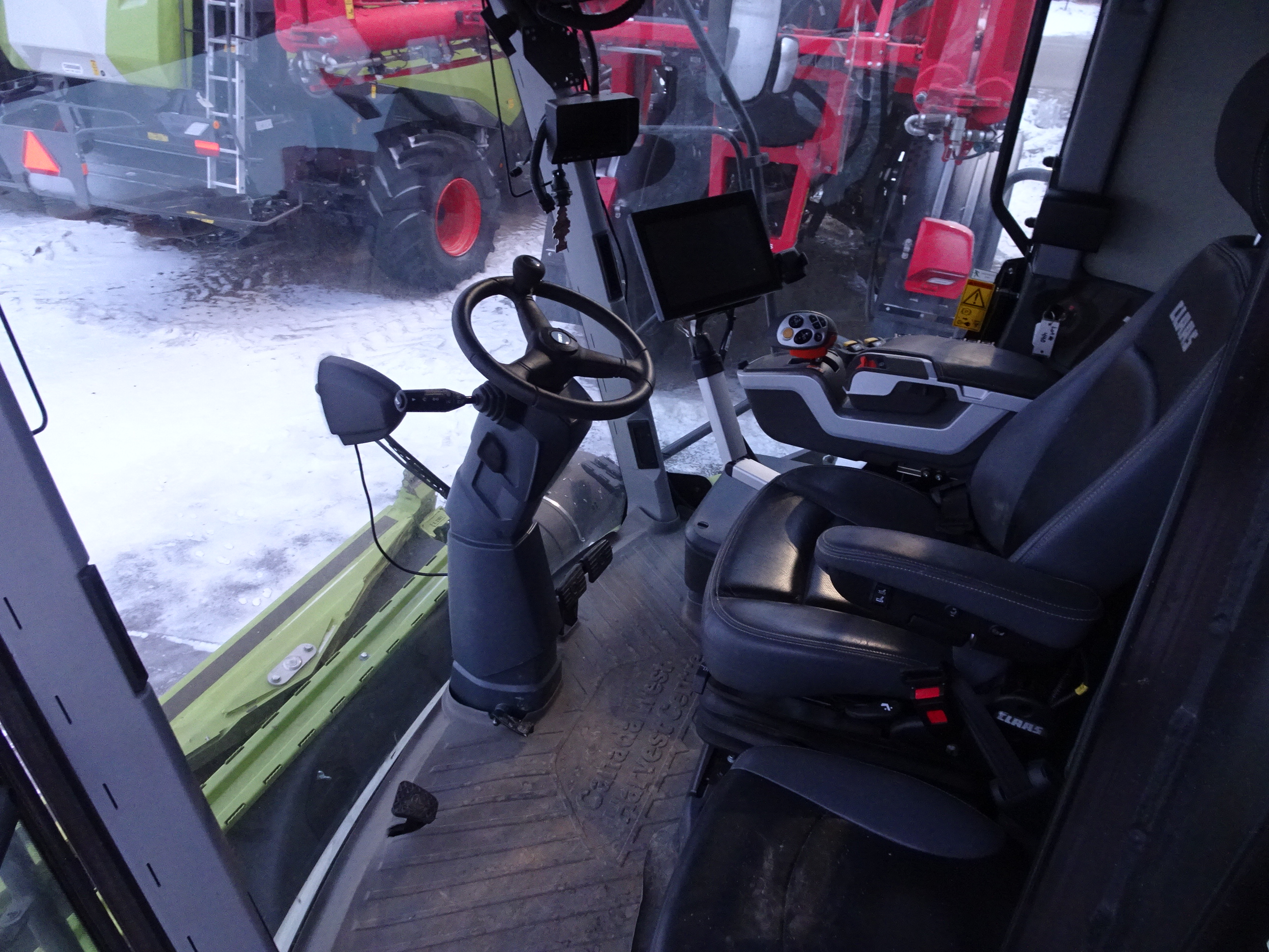 2021 CLAAS 8700TT Combine