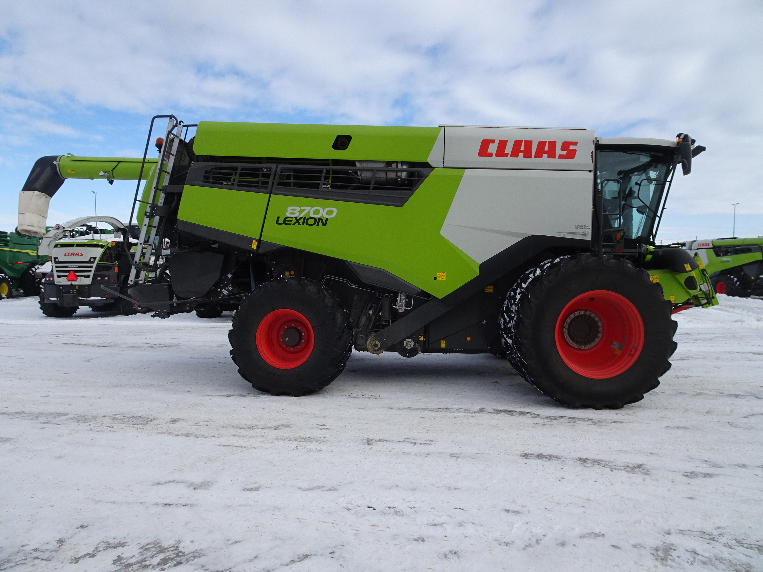 2022 CLAAS 8700 Combine