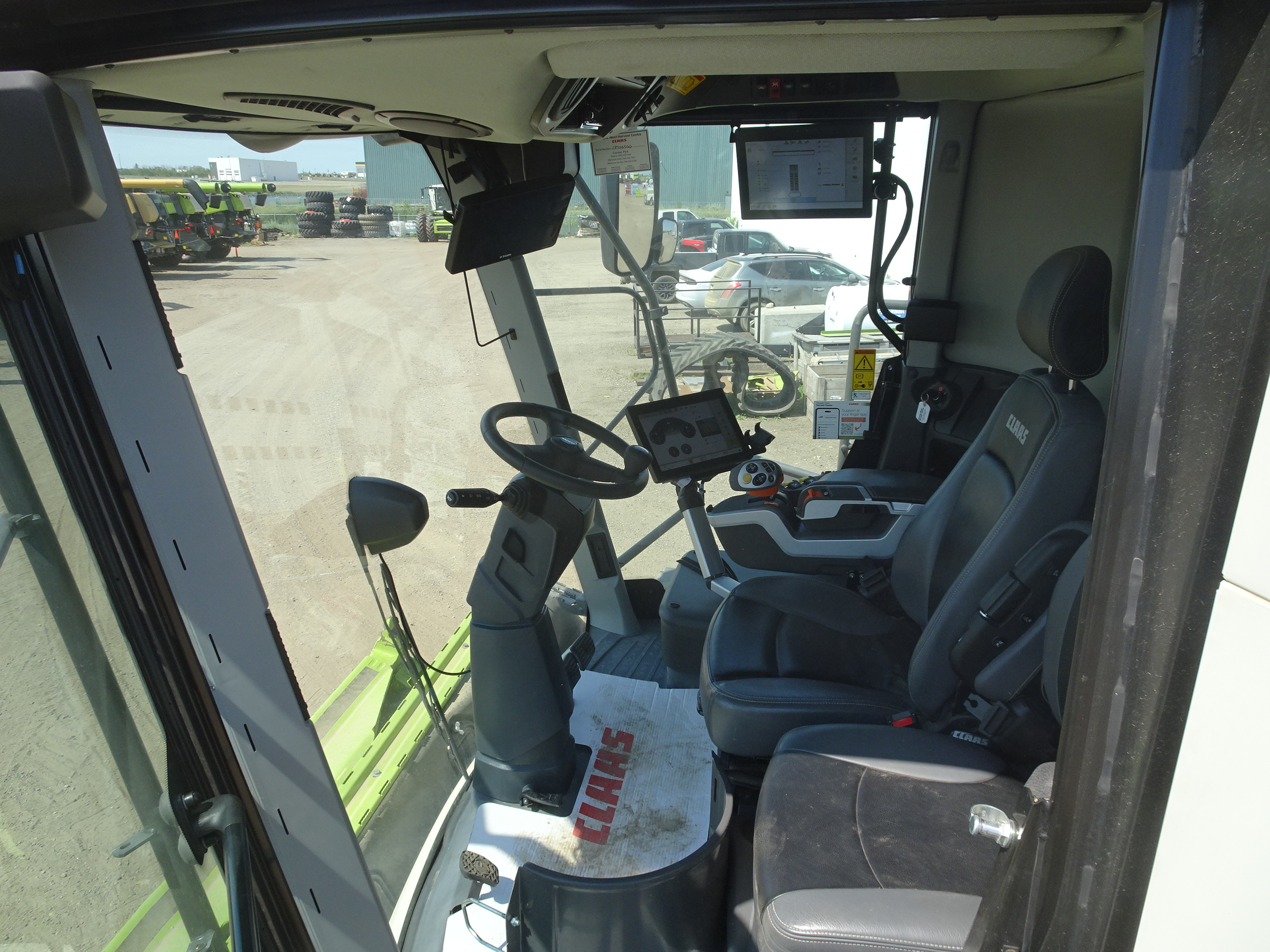 2022 CLAAS 8600 Combine