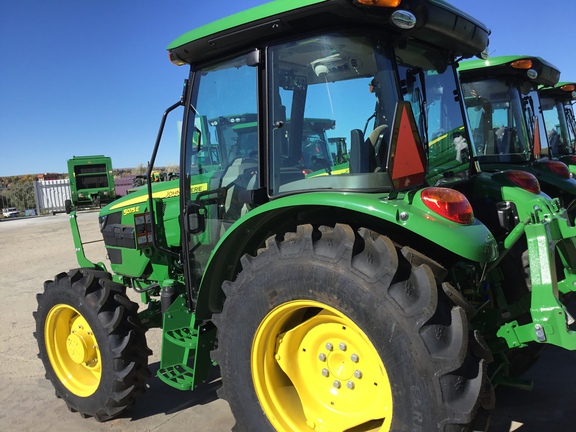 2023 John Deere 5075E Tractor