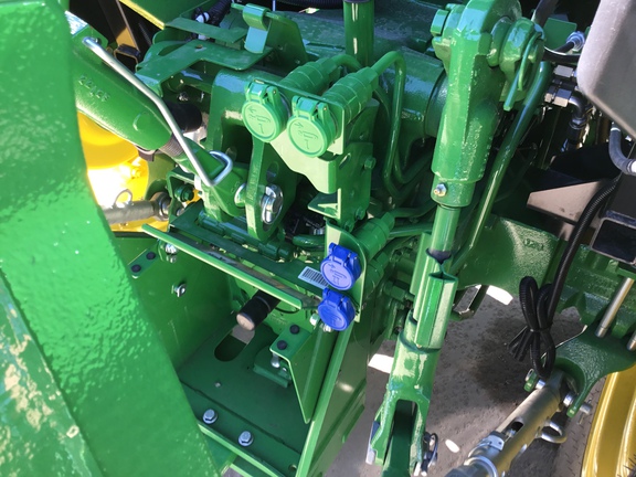 2023 John Deere 5075E Tractor