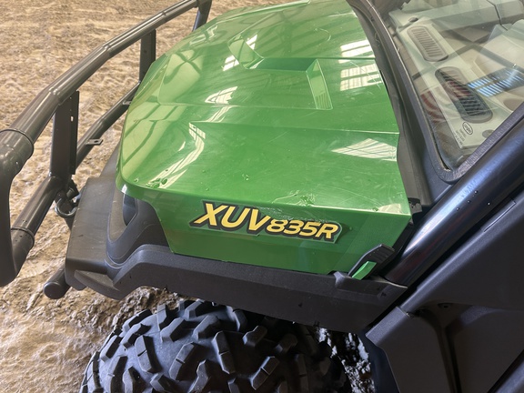 2019 John Deere XUV 835R ATV