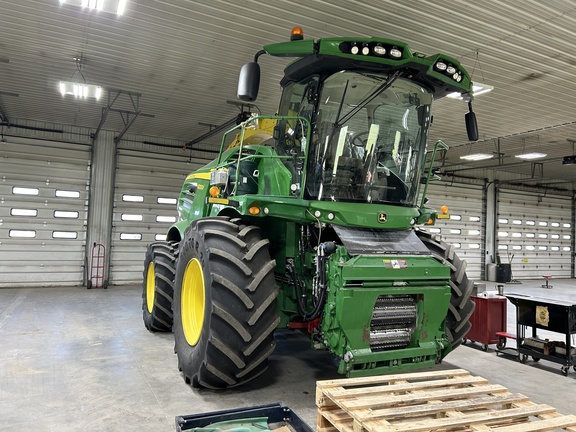 2018 John Deere 8200 Forage Harvester